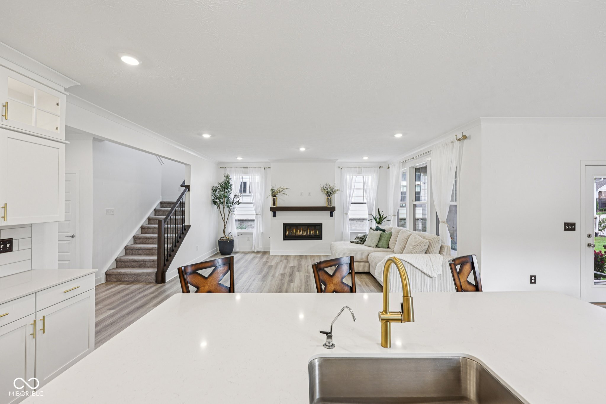 1382 Chatham Hills Boulevard