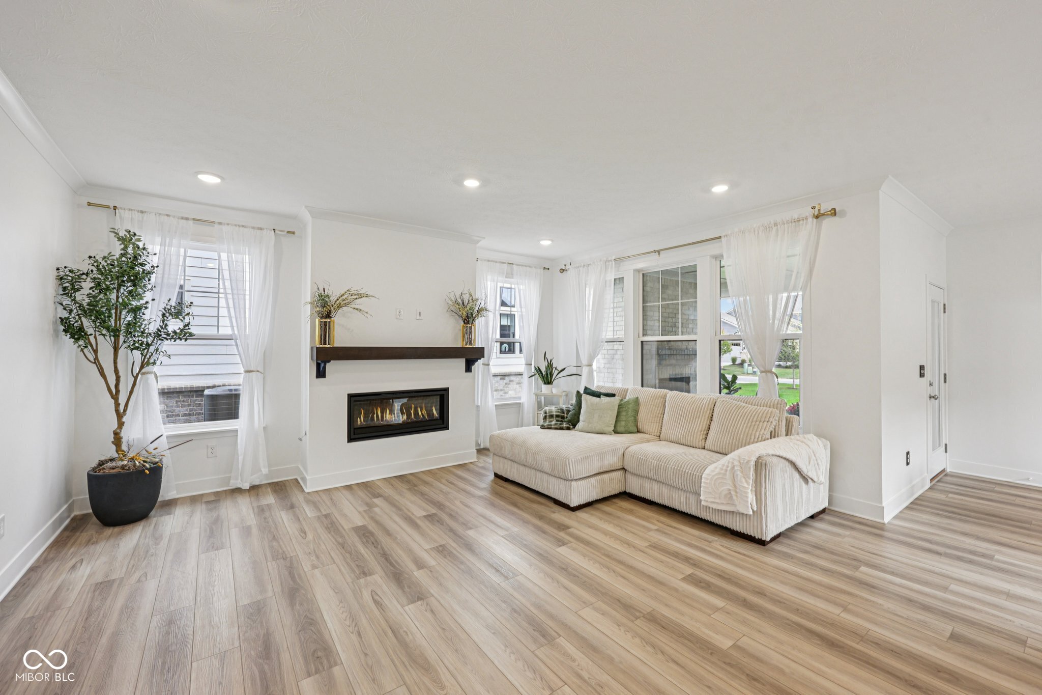 1382 Chatham Hills Boulevard