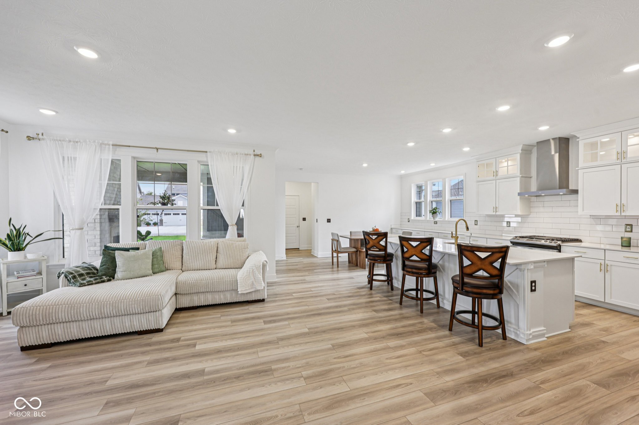 1382 Chatham Hills Boulevard