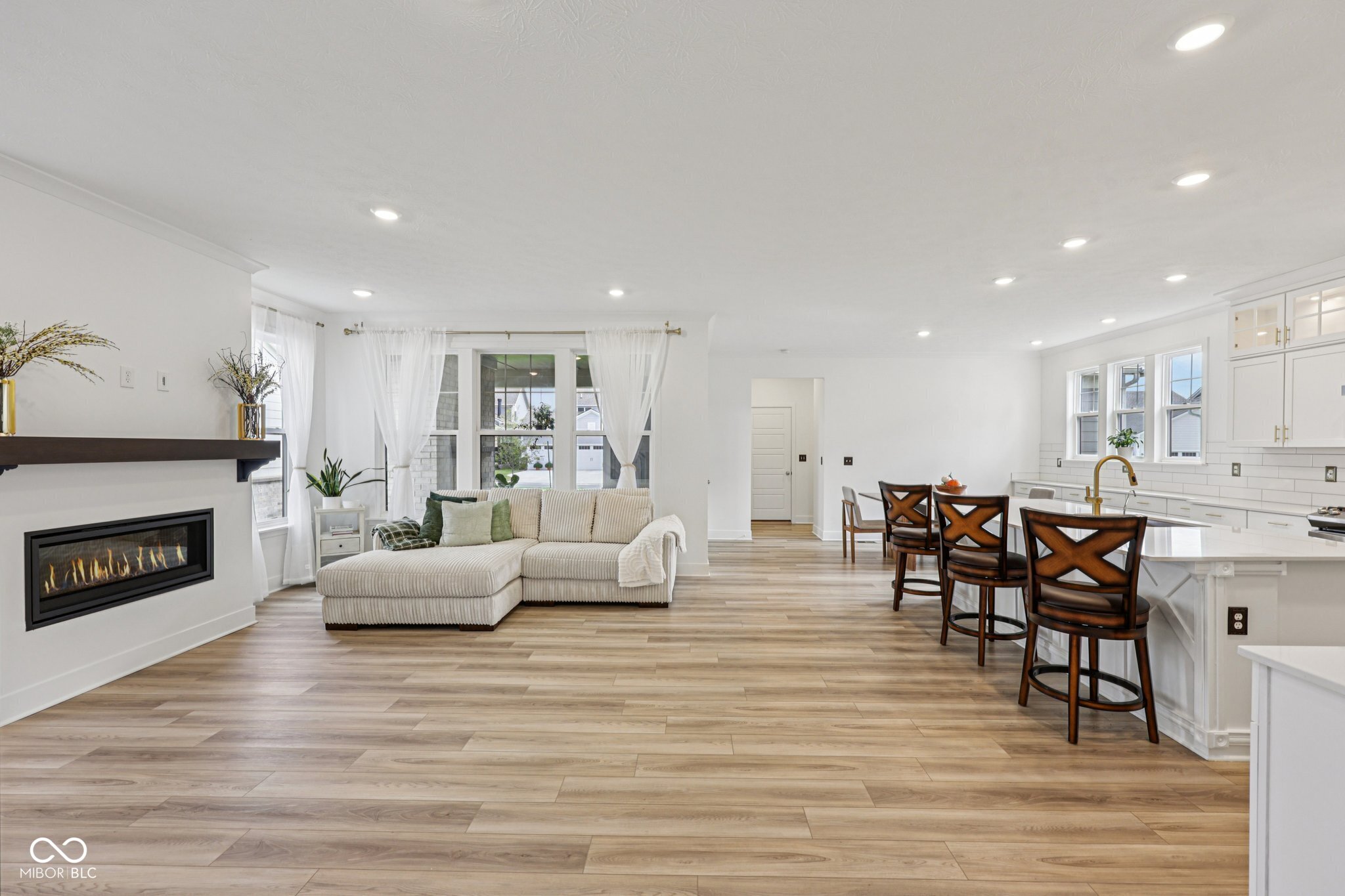 1382 Chatham Hills Boulevard