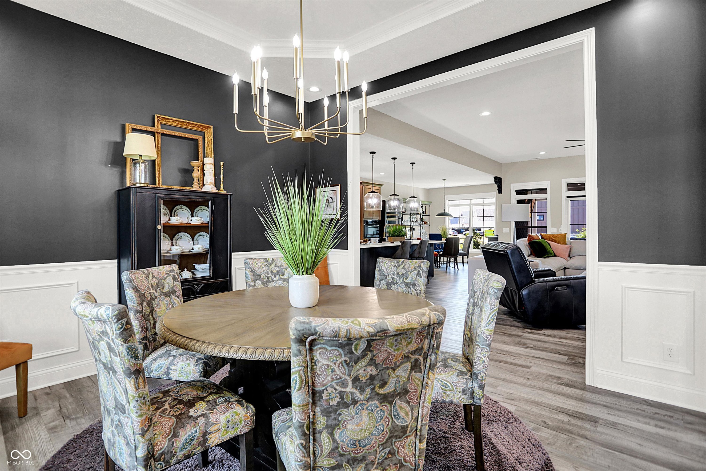 1246 Meadowbrook Lane