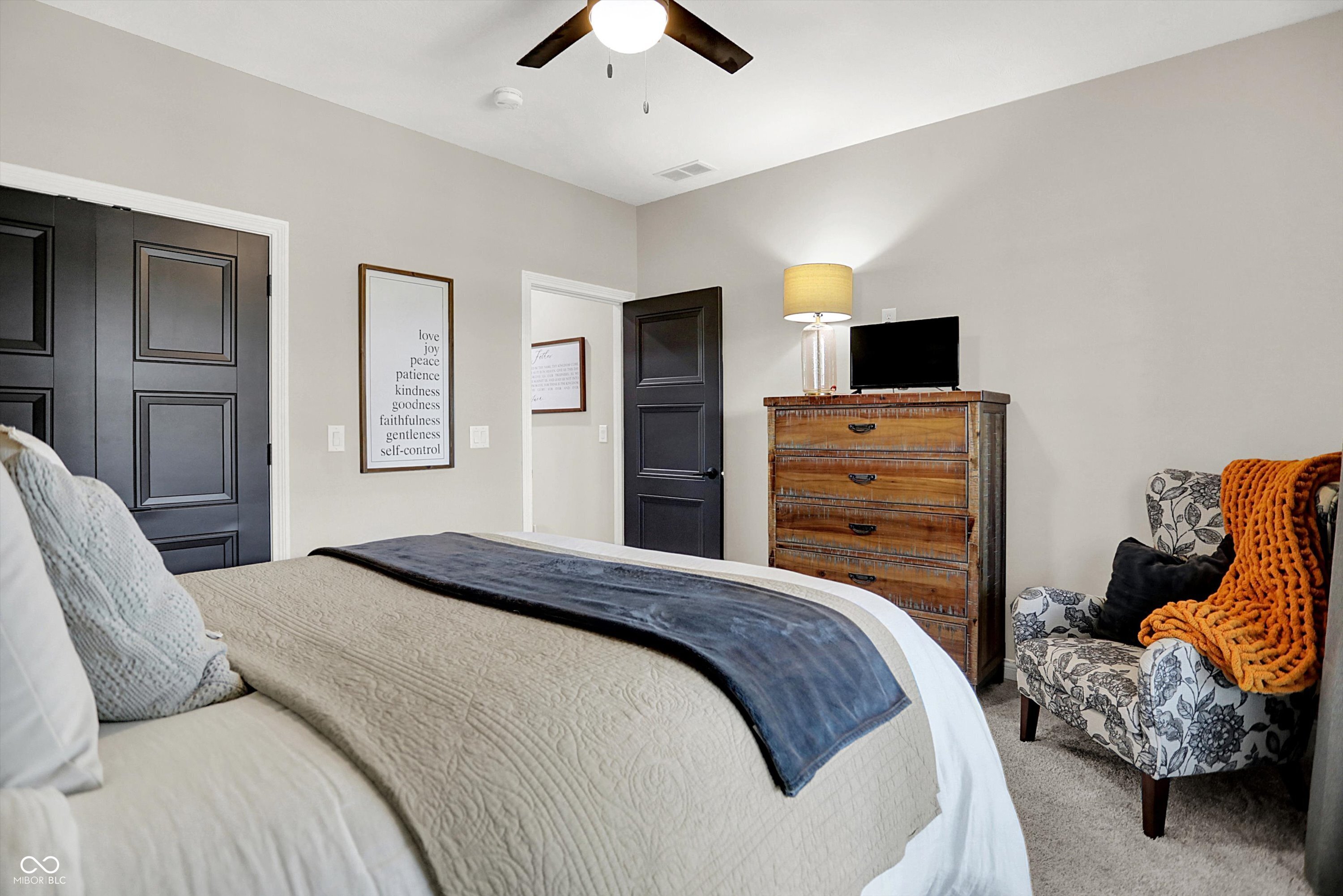 1246 Meadowbrook Lane