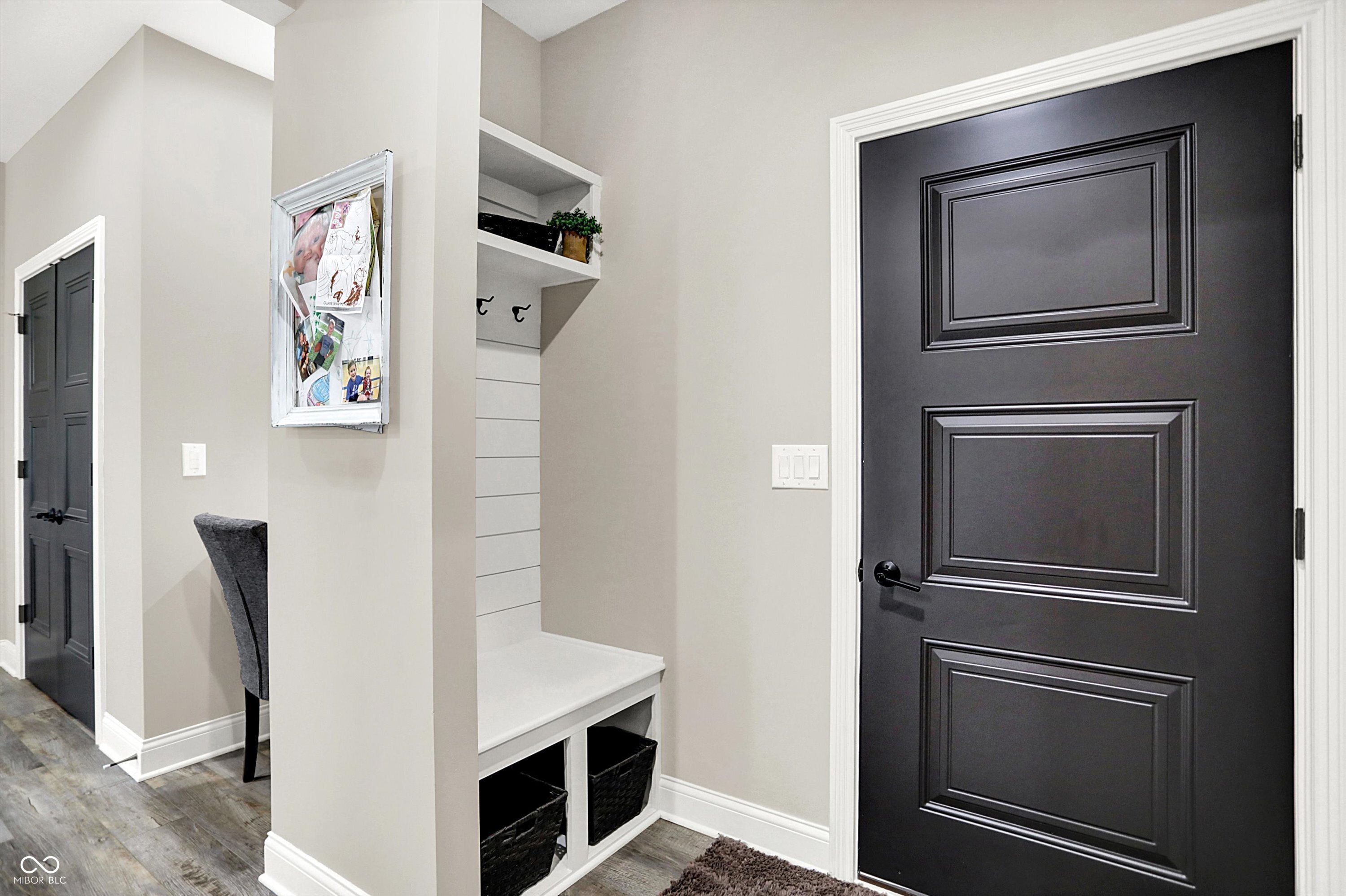 1246 Meadowbrook Lane