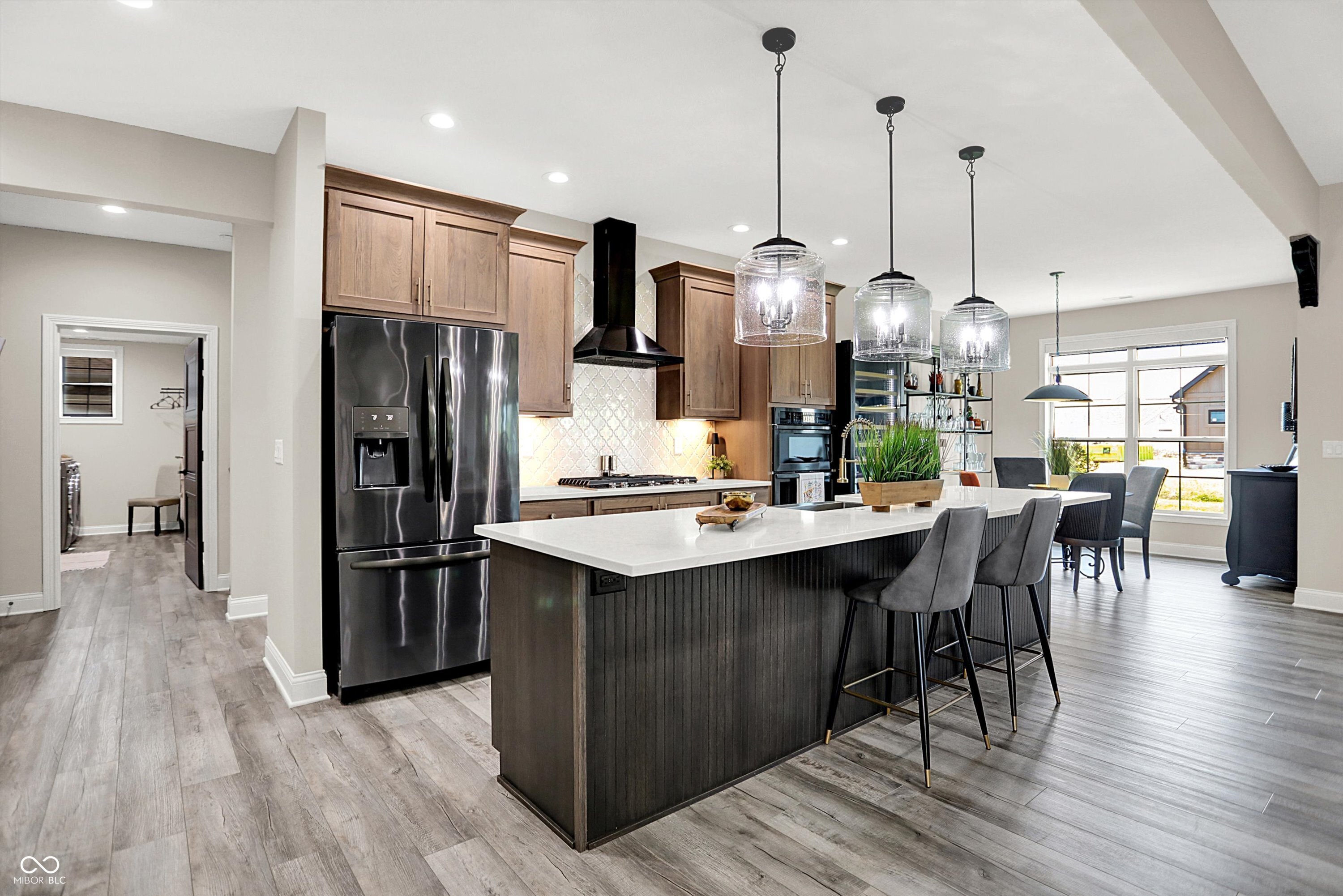 1246 Meadowbrook Lane