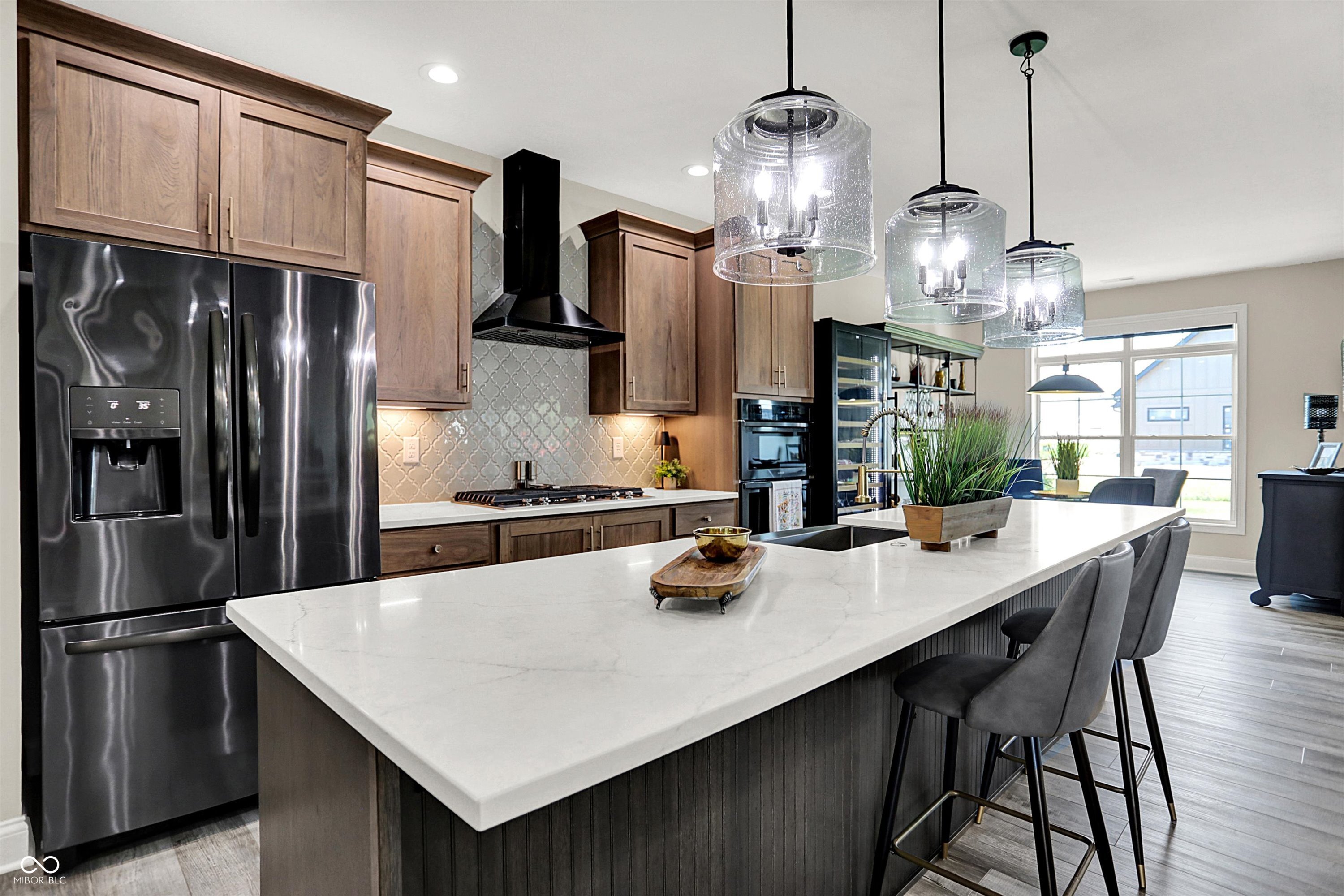 1246 Meadowbrook Lane