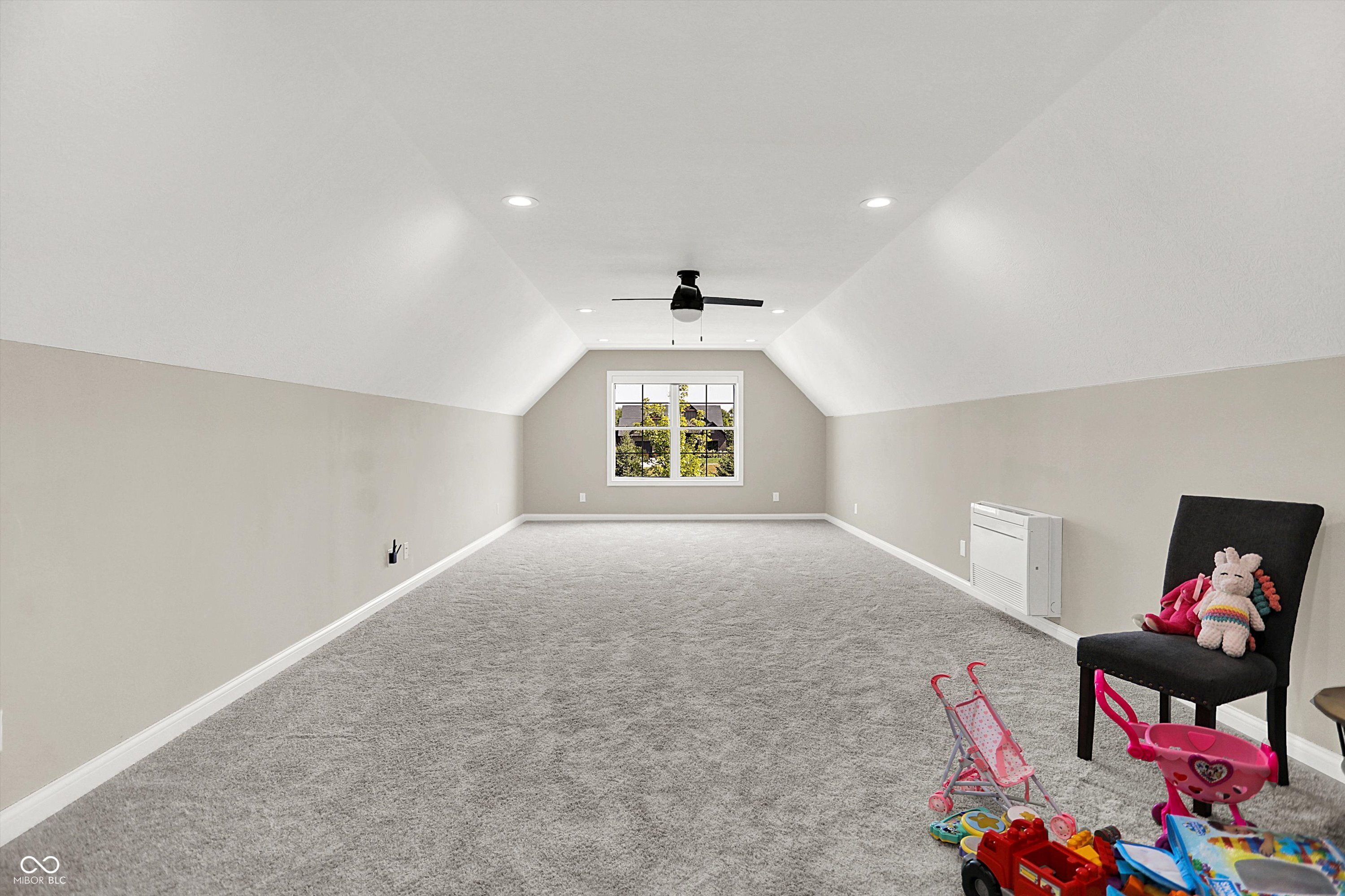 1246 Meadowbrook Lane