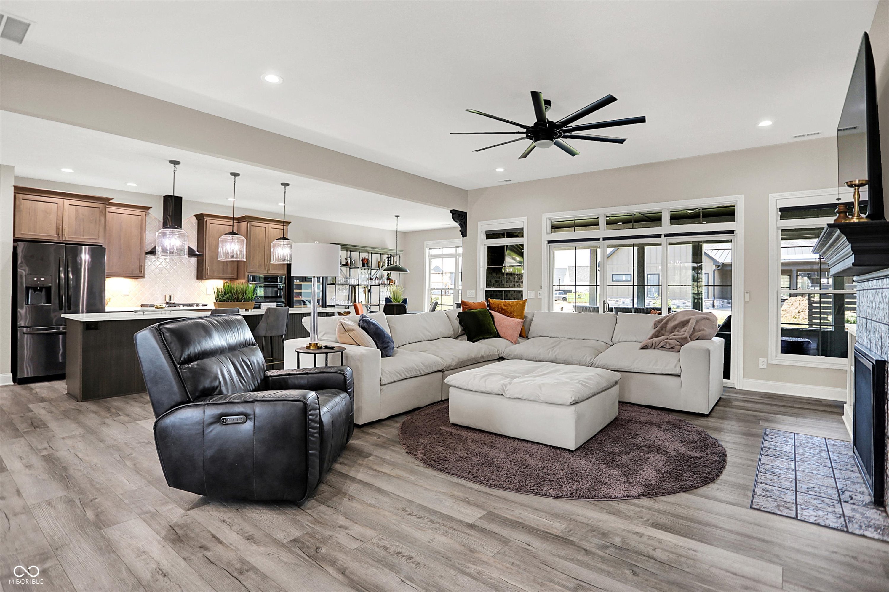 1246 Meadowbrook Lane