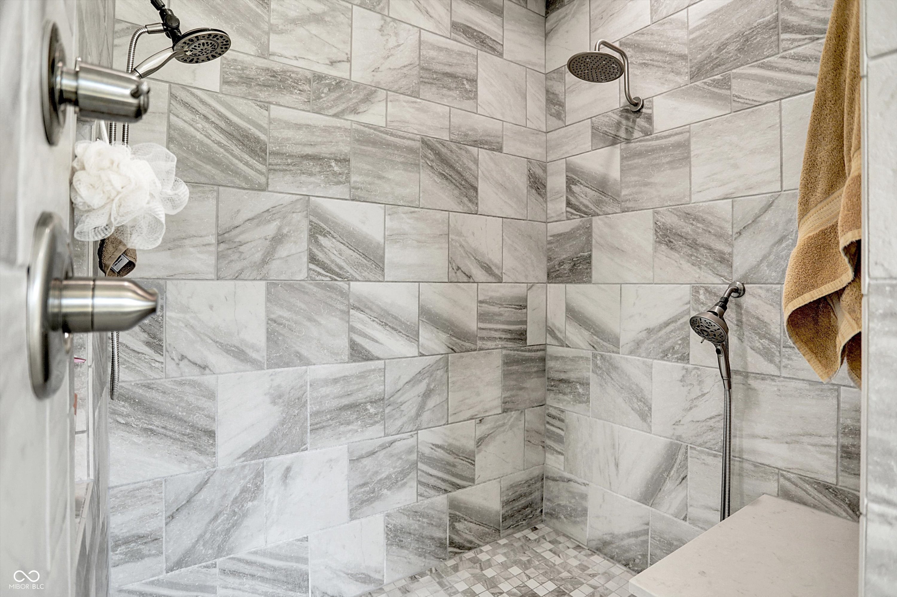 1246 Meadowbrook Lane