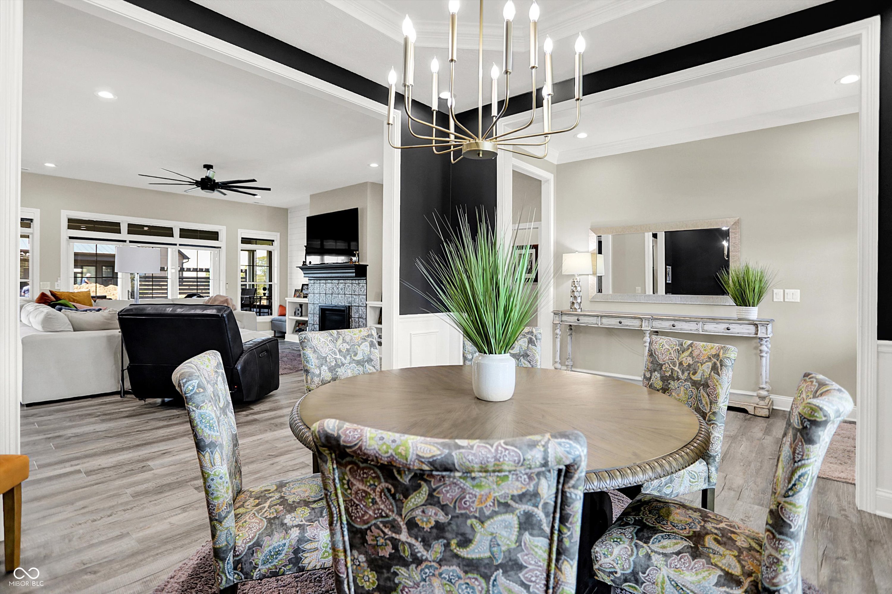 1246 Meadowbrook Lane