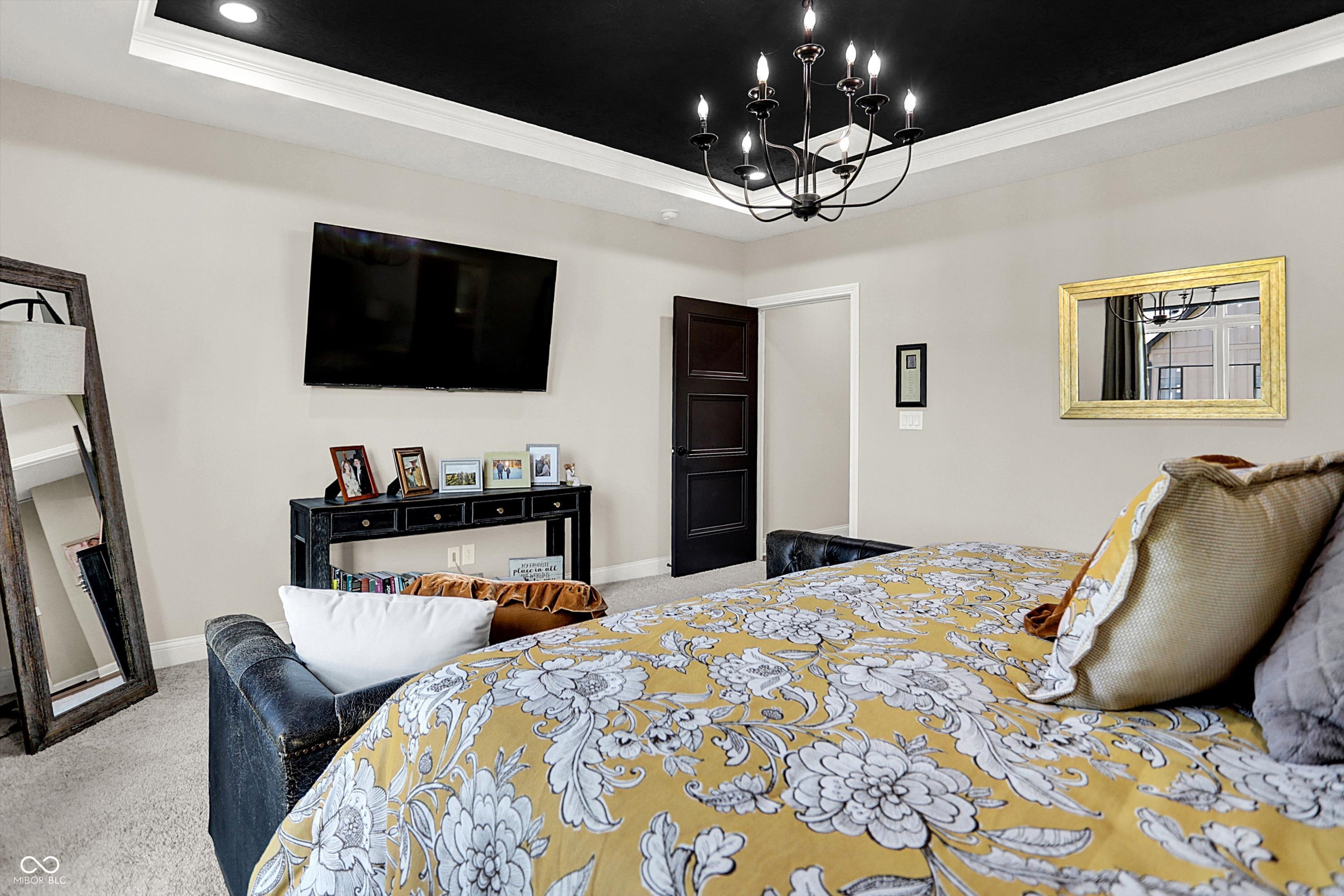 1246 Meadowbrook Lane