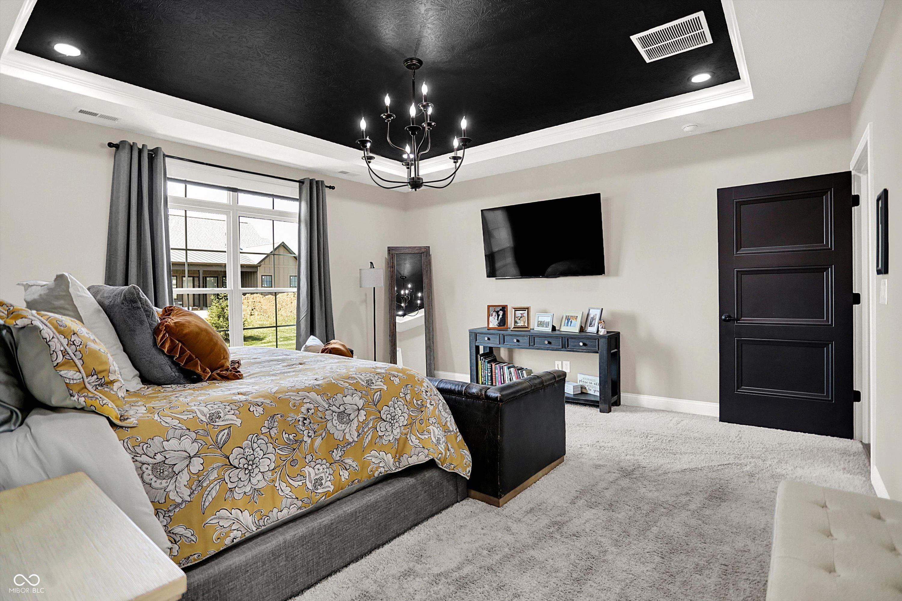 1246 Meadowbrook Lane