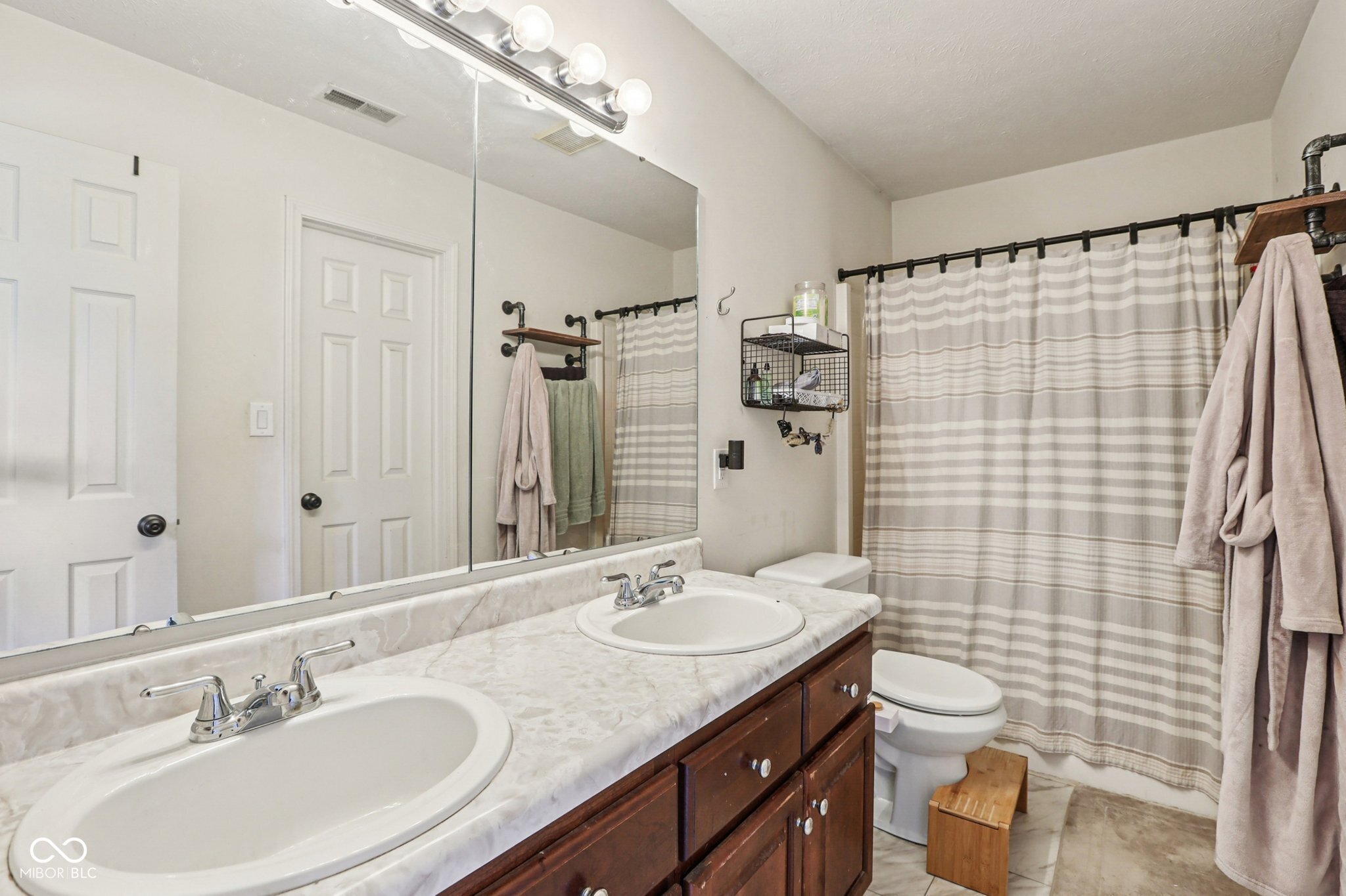 3132 N River Shore Place