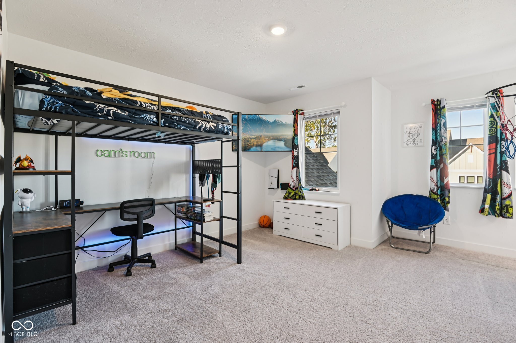 1432 Chatham Hills Boulevard