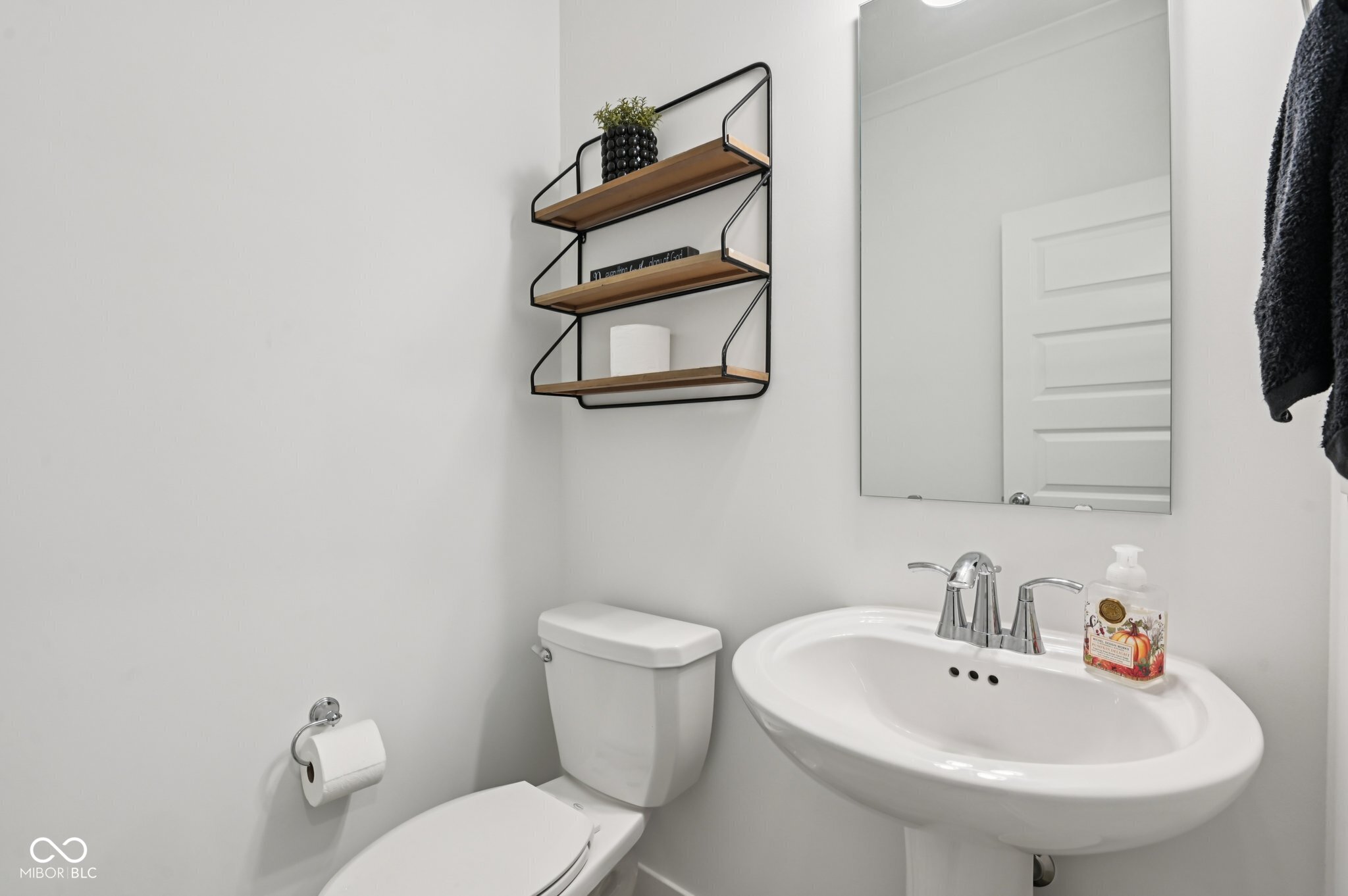 1432 Chatham Hills Boulevard