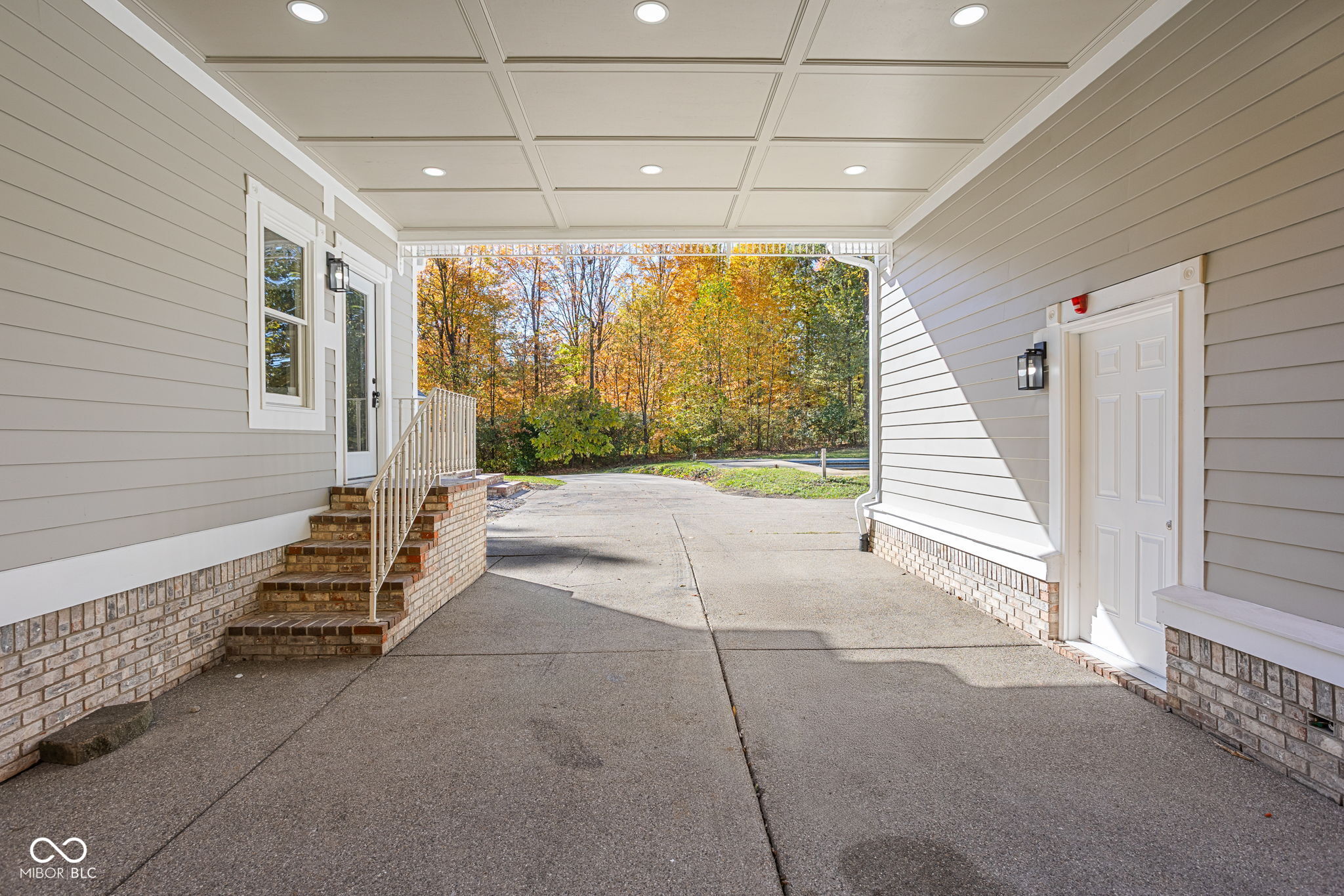 15 S Creedmoor Way