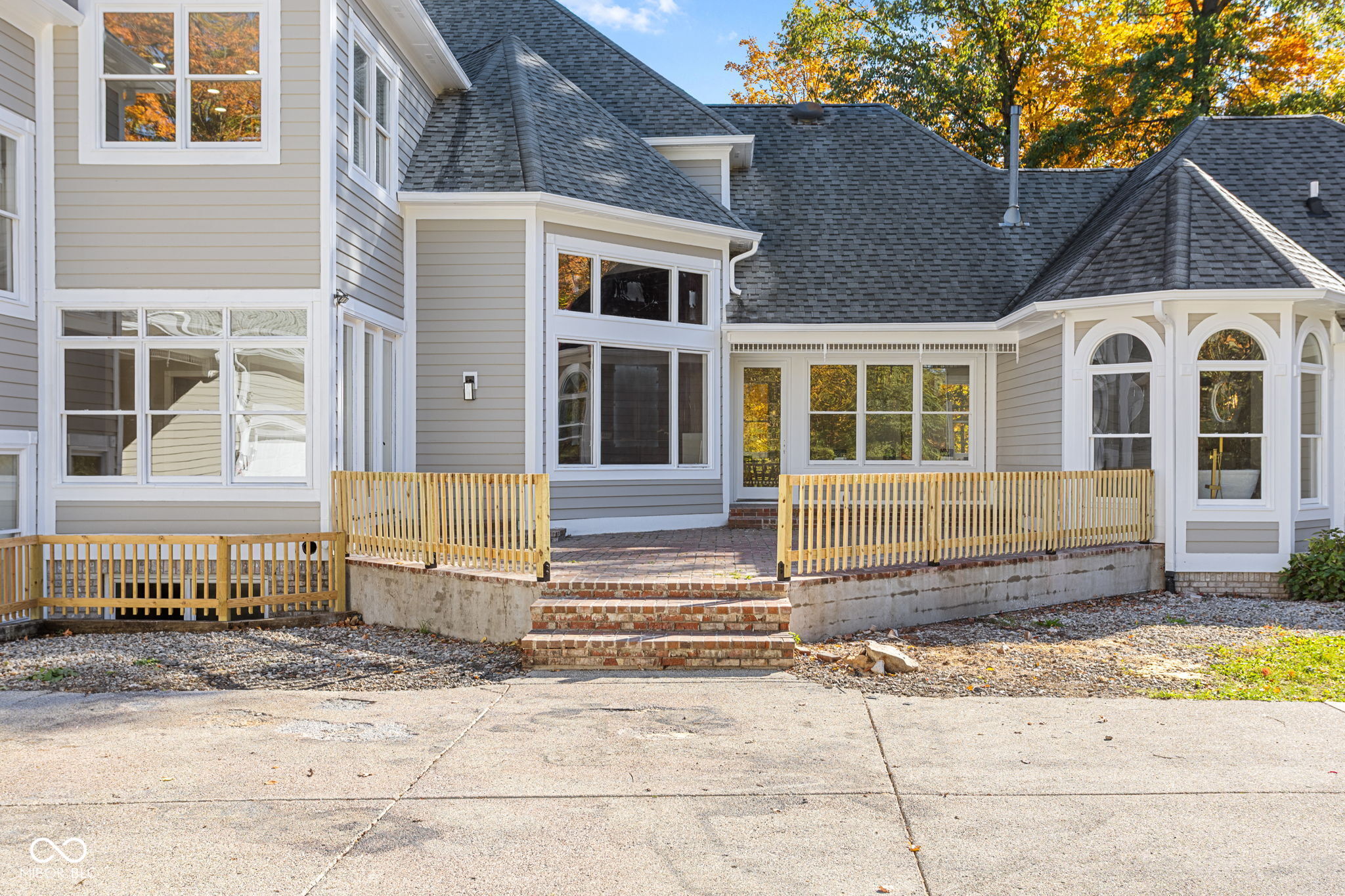 15 S Creedmoor Way
