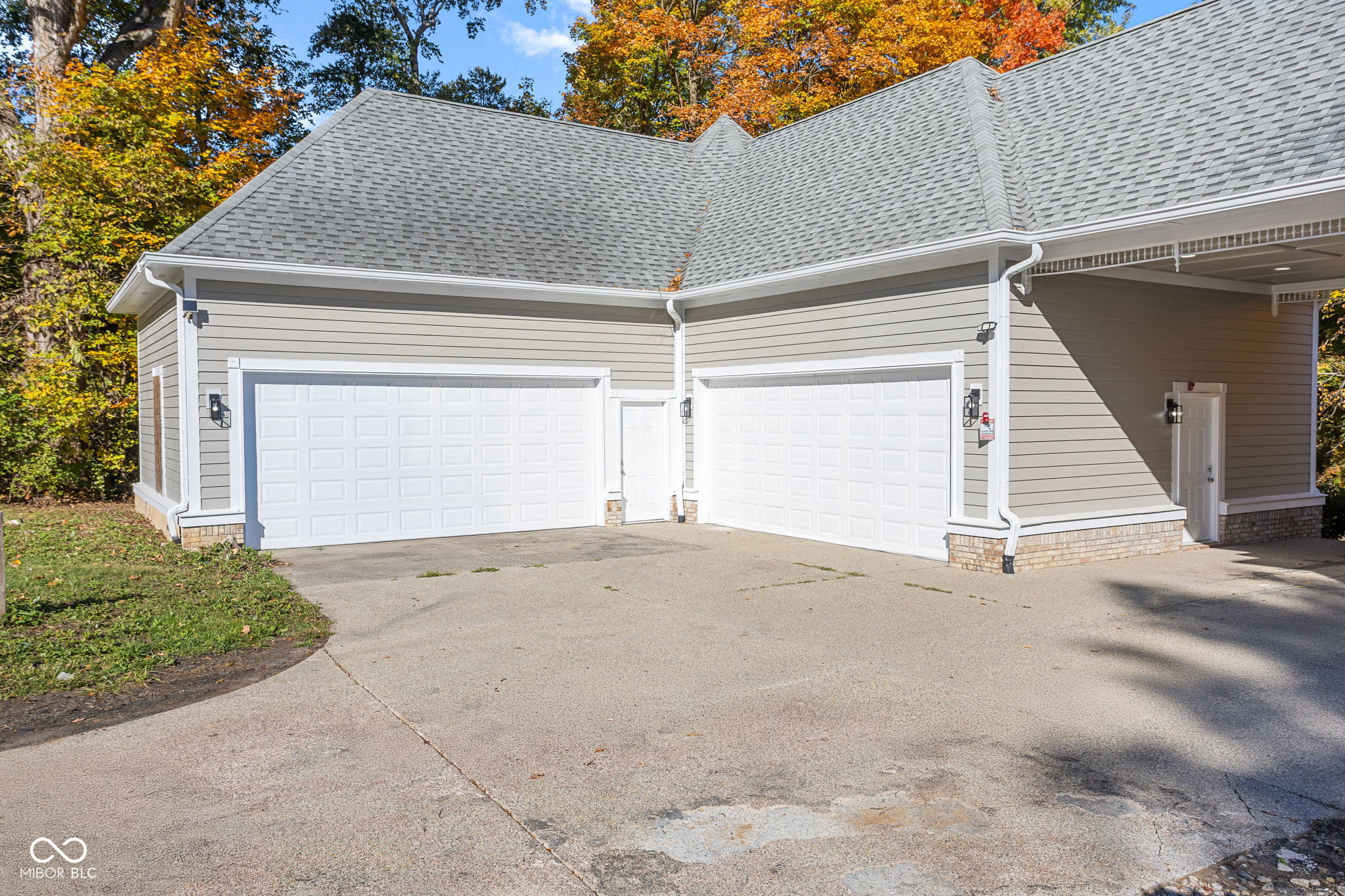 15 S Creedmoor Way