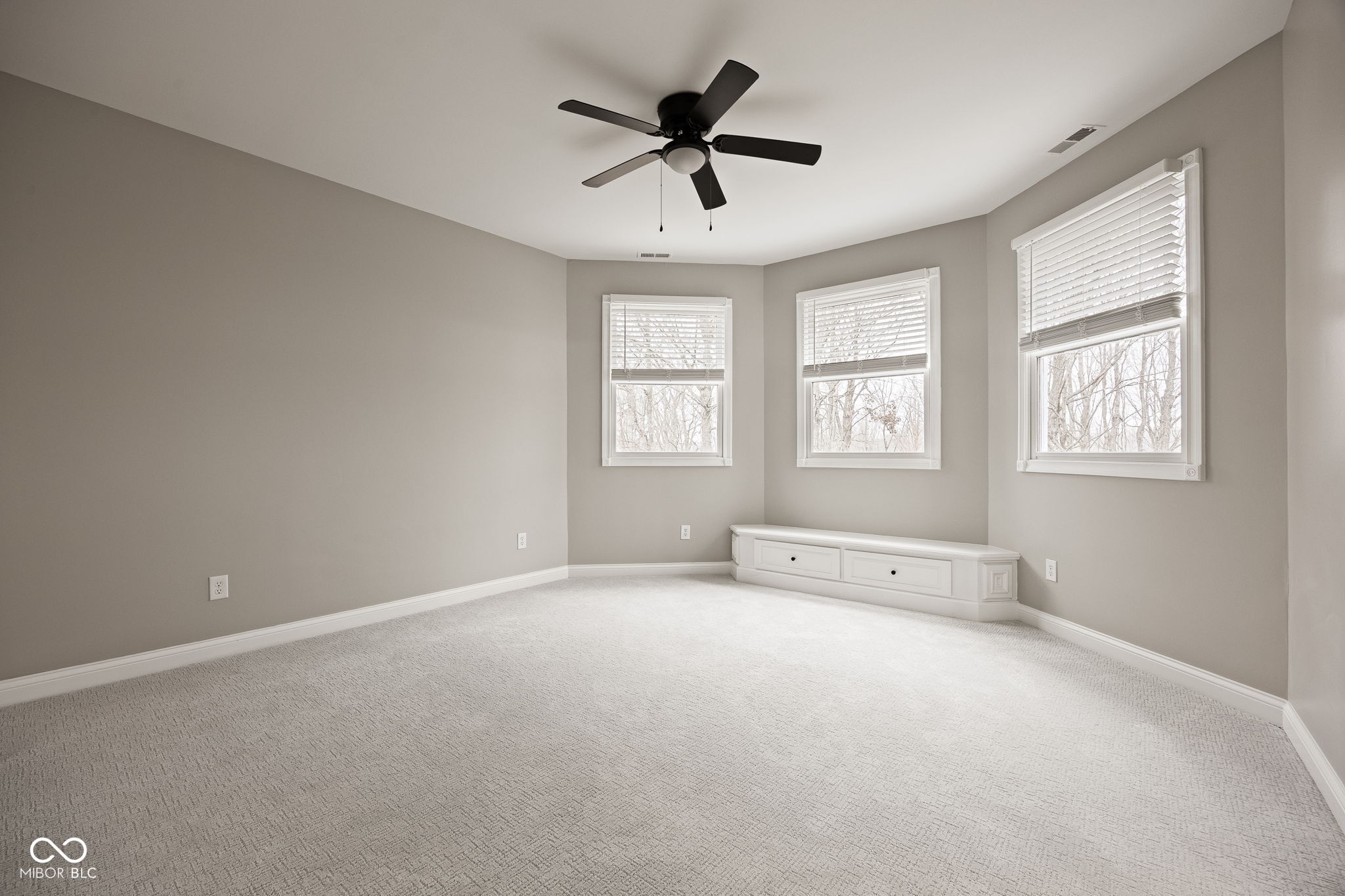 15 S Creedmoor Way