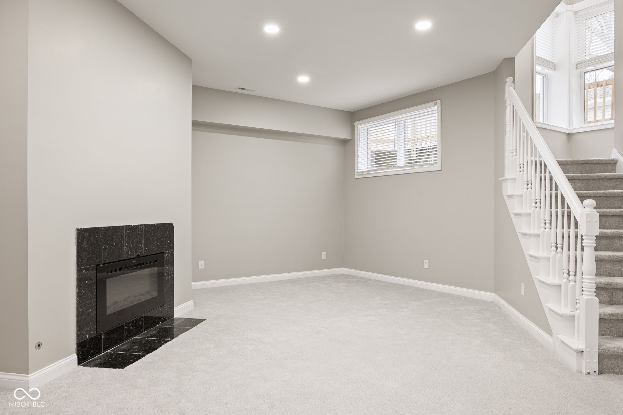 15 S Creedmoor Way