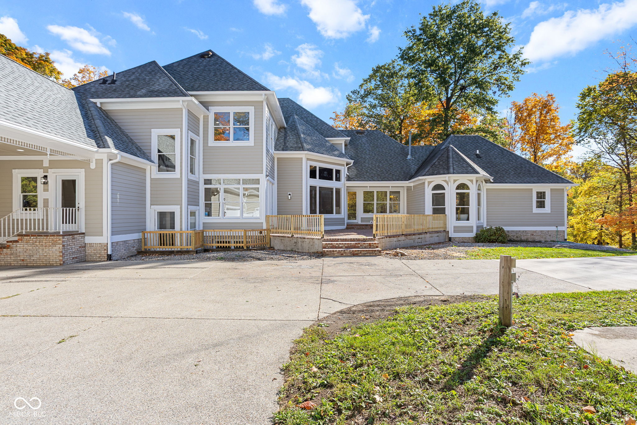 15 S Creedmoor Way
