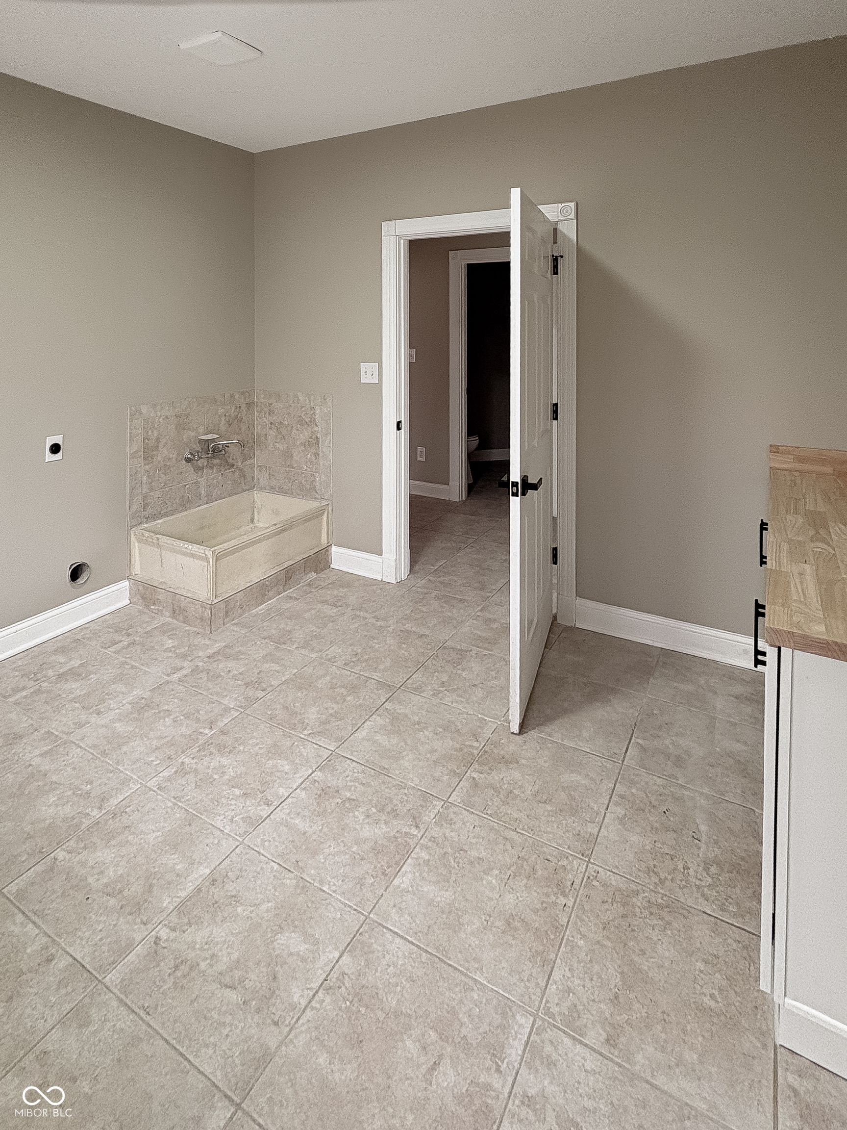 15 S Creedmoor Way