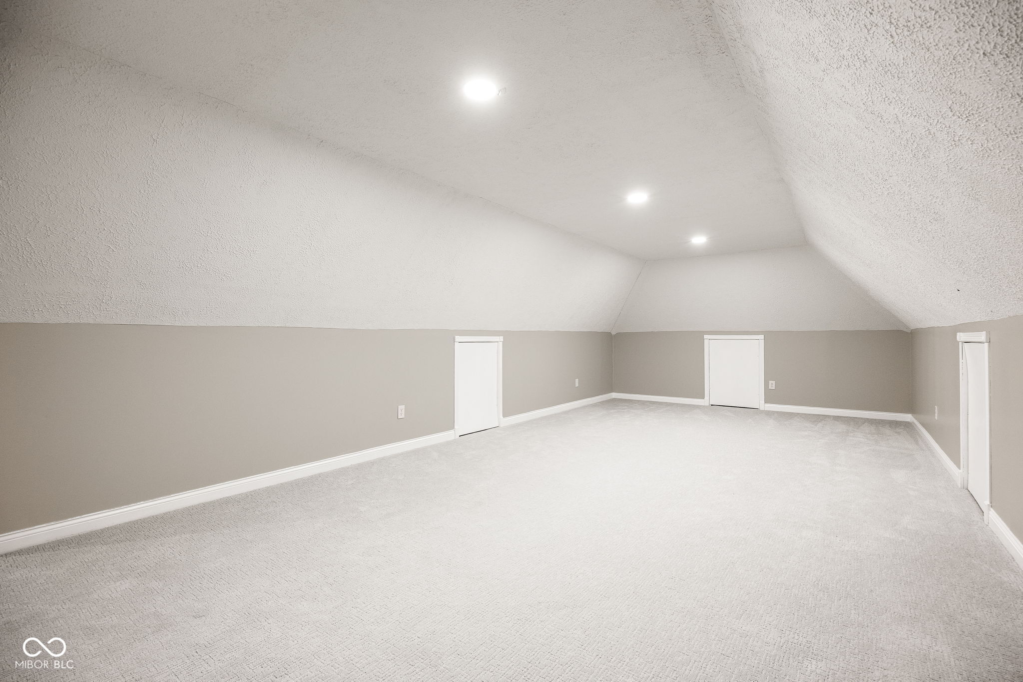 15 S Creedmoor Way