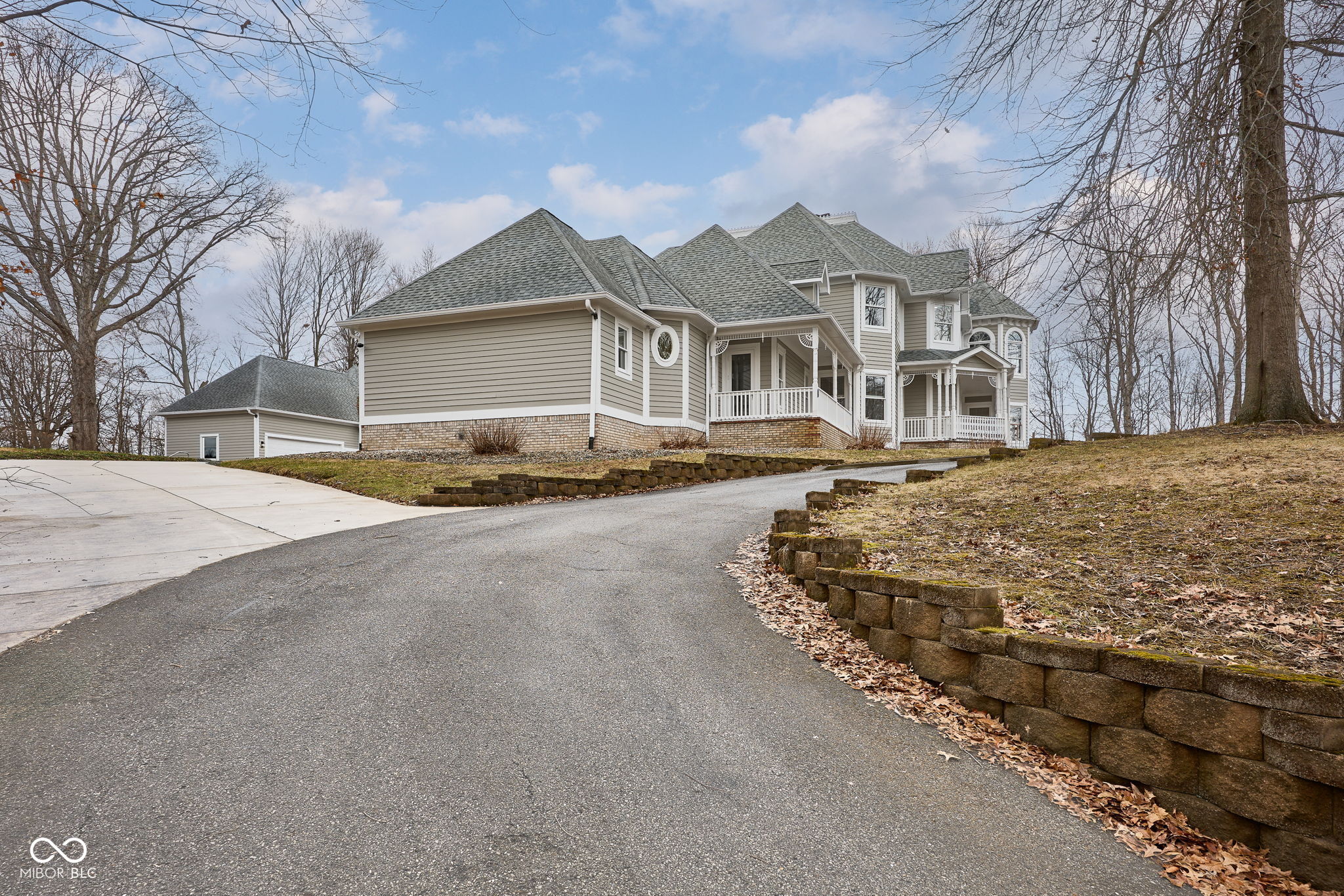 15 S Creedmoor Way