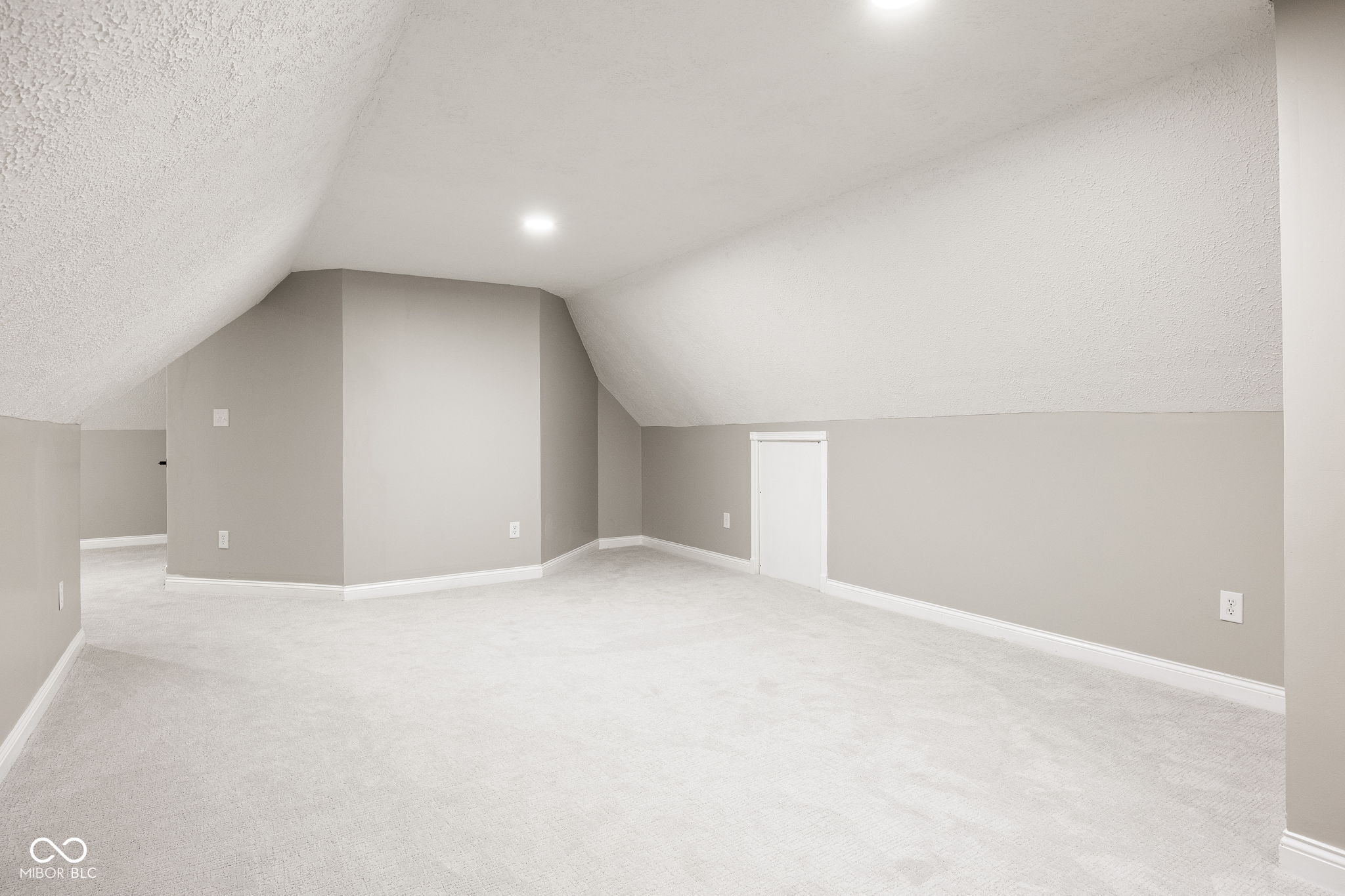 15 S Creedmoor Way