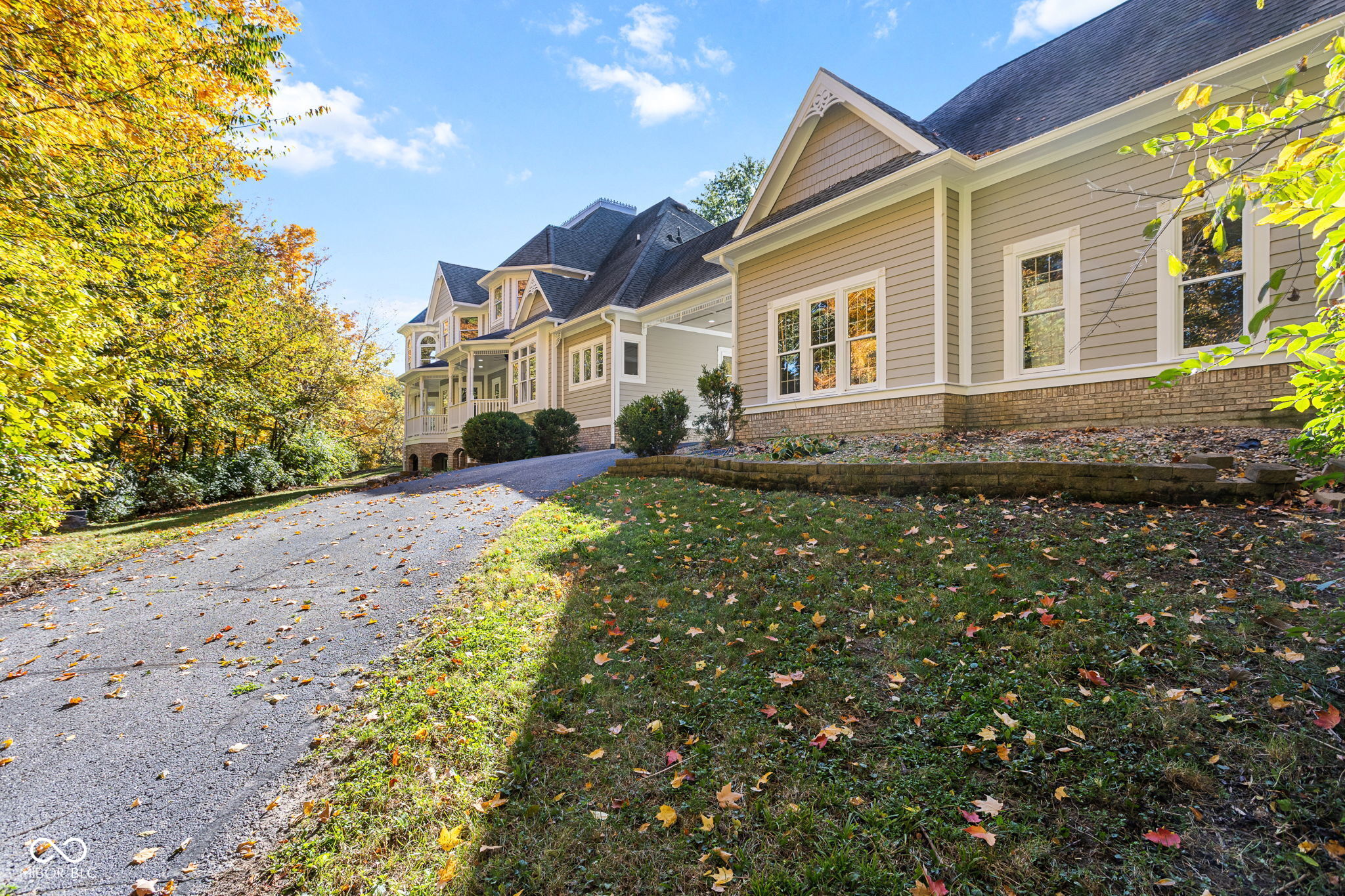 15 S Creedmoor Way