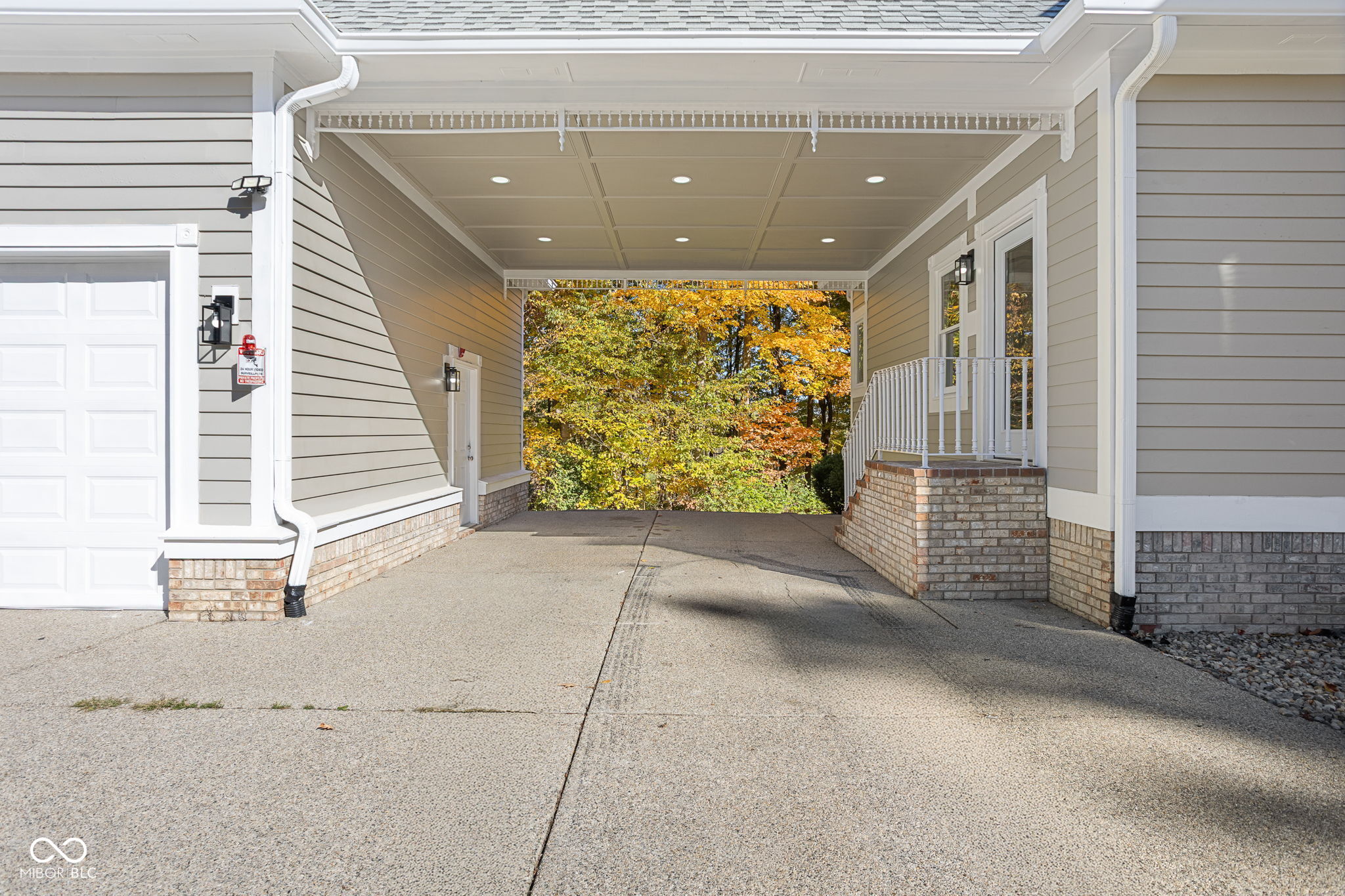 15 S Creedmoor Way