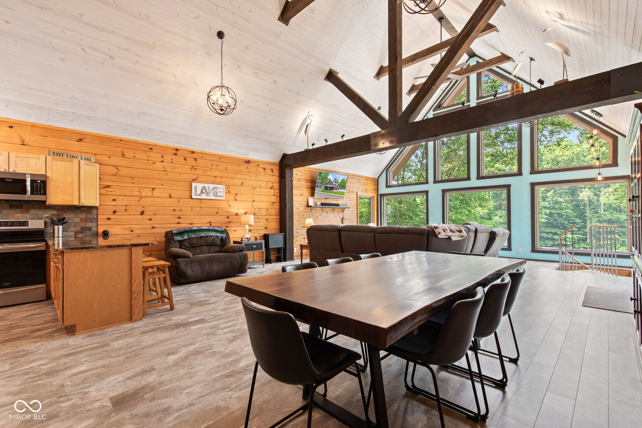 2540 S Annapolis Road