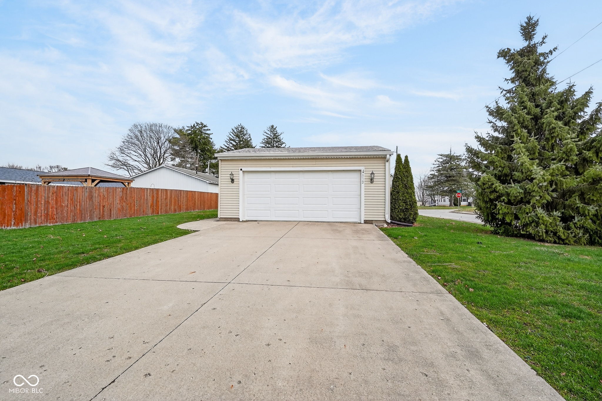312 E 10th Street