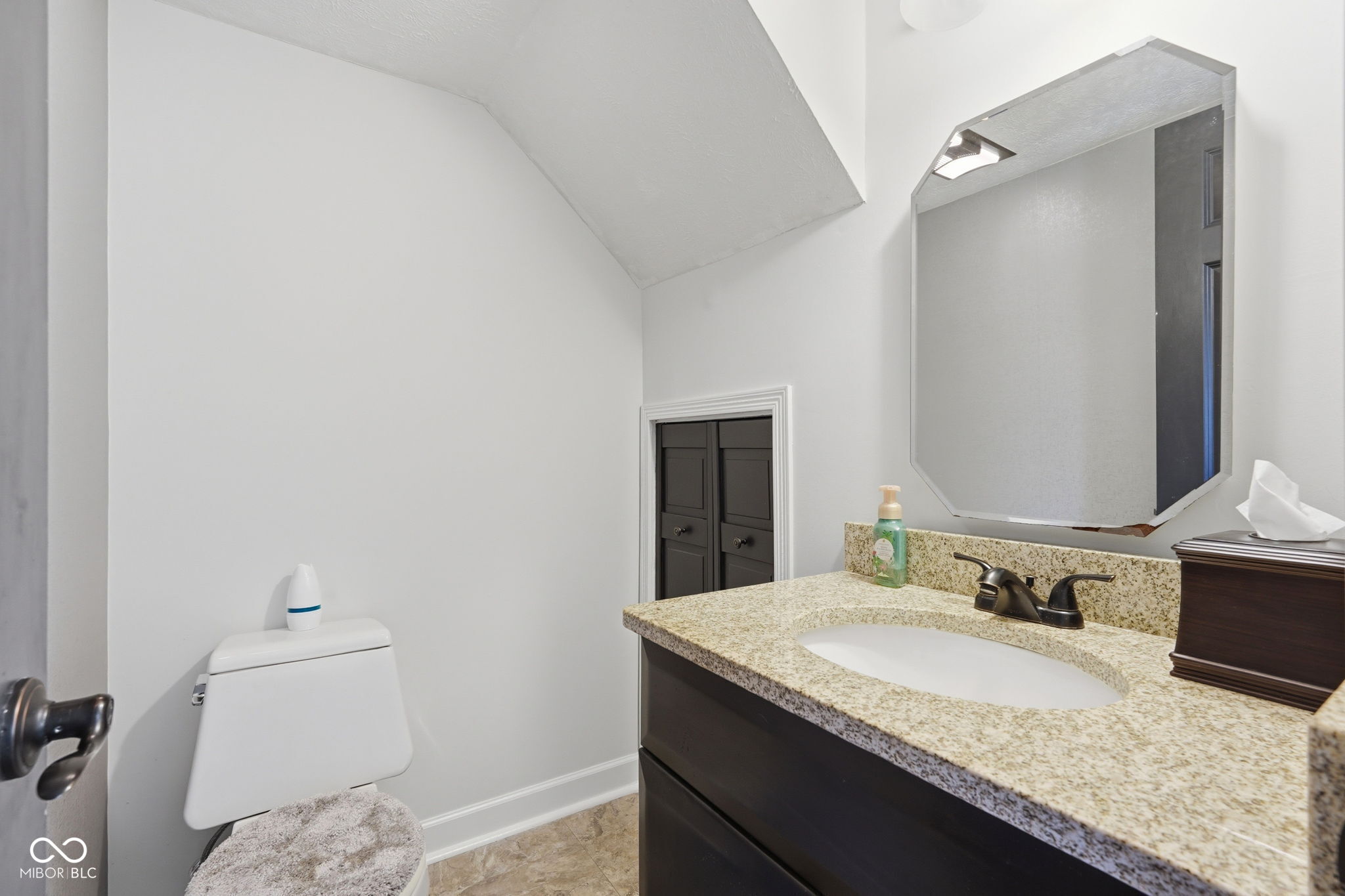 3712 Ivory Way