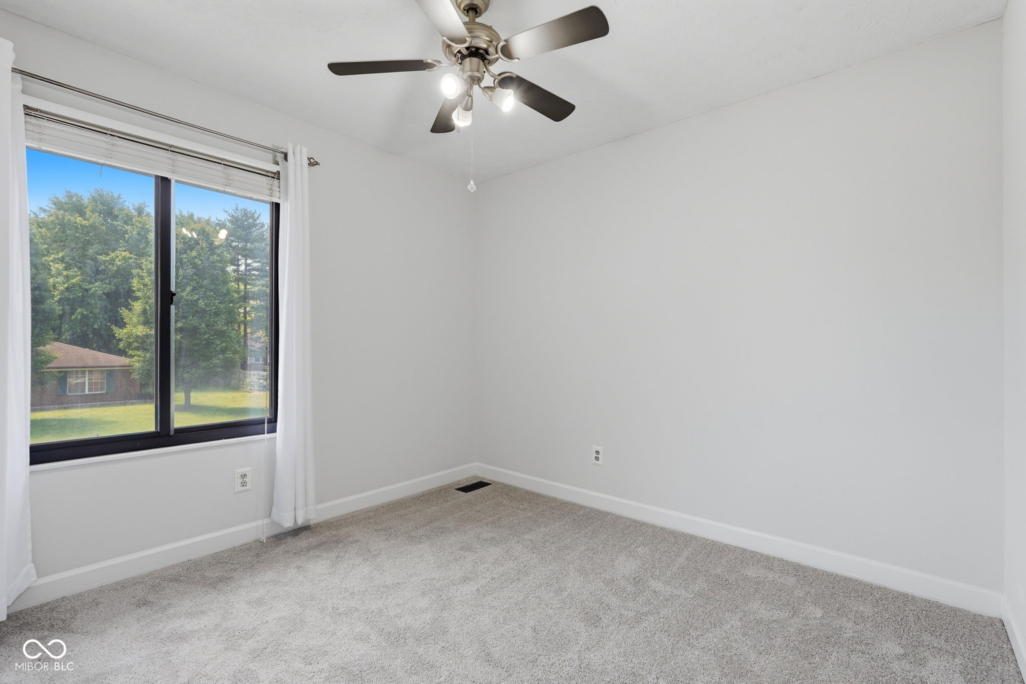 3712 Ivory Way