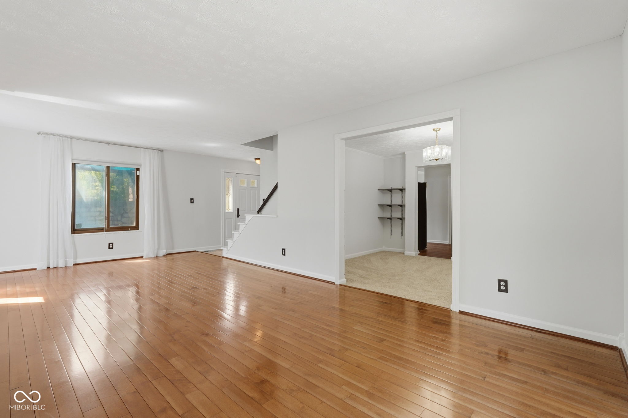 3712 Ivory Way