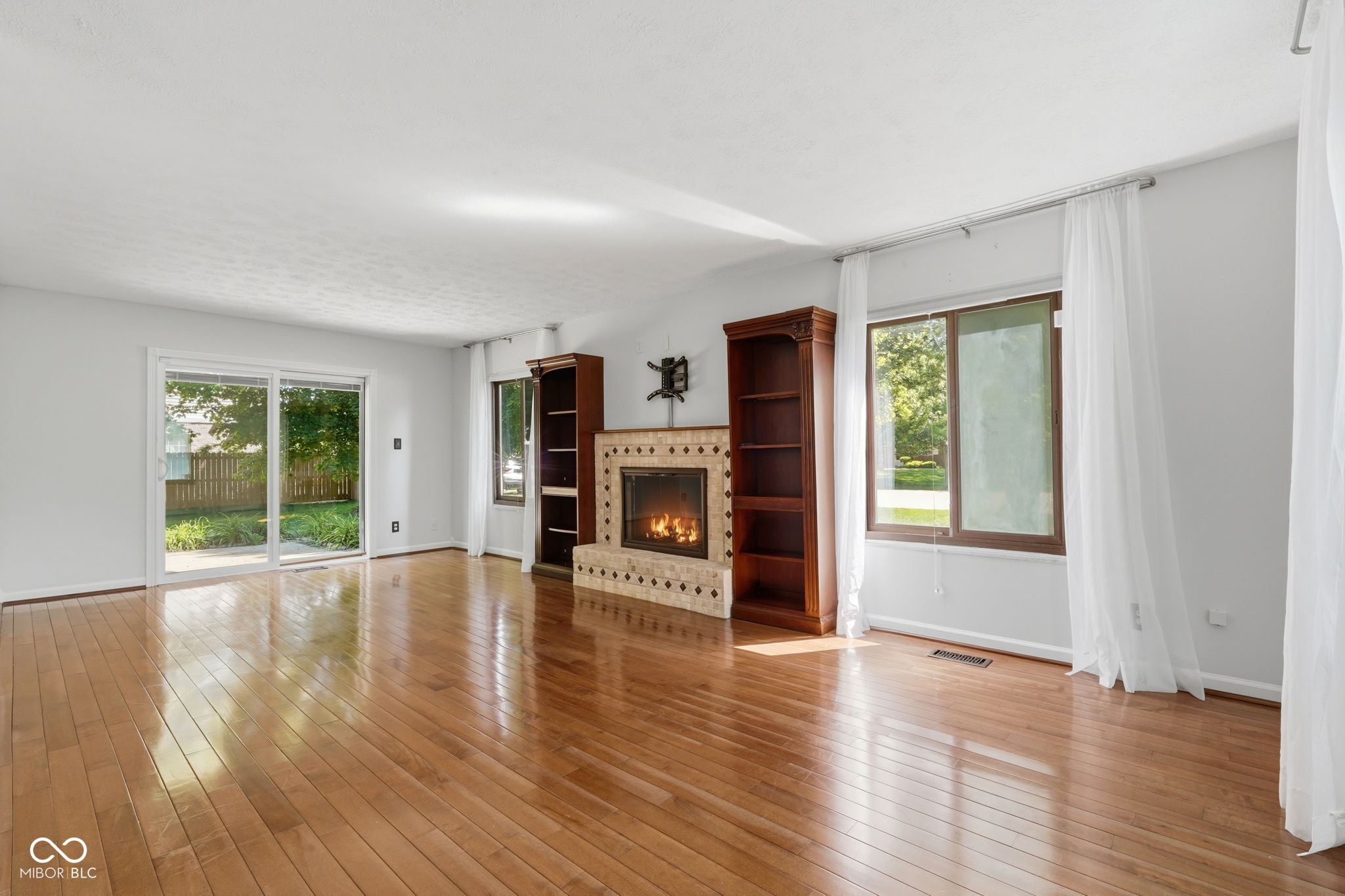 3712 Ivory Way