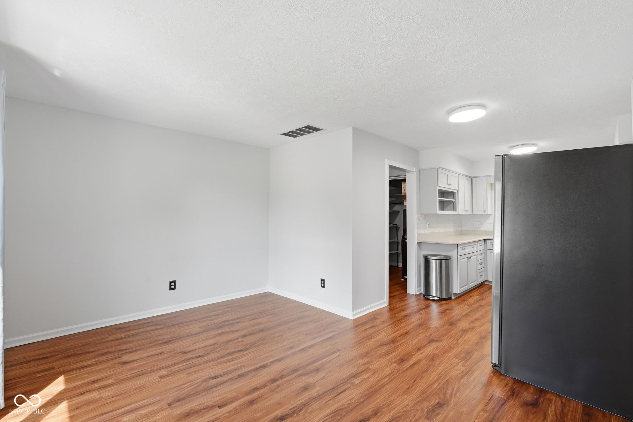 3712 Ivory Way
