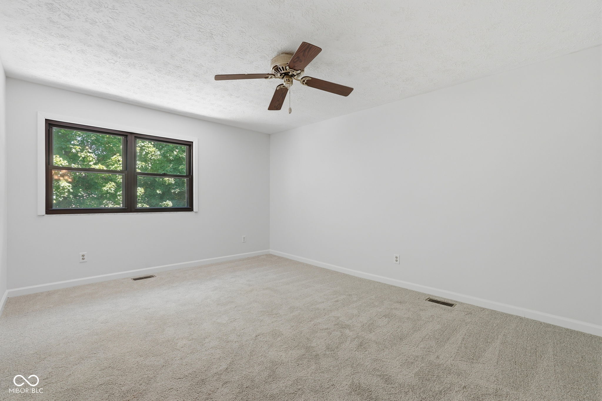 3712 Ivory Way