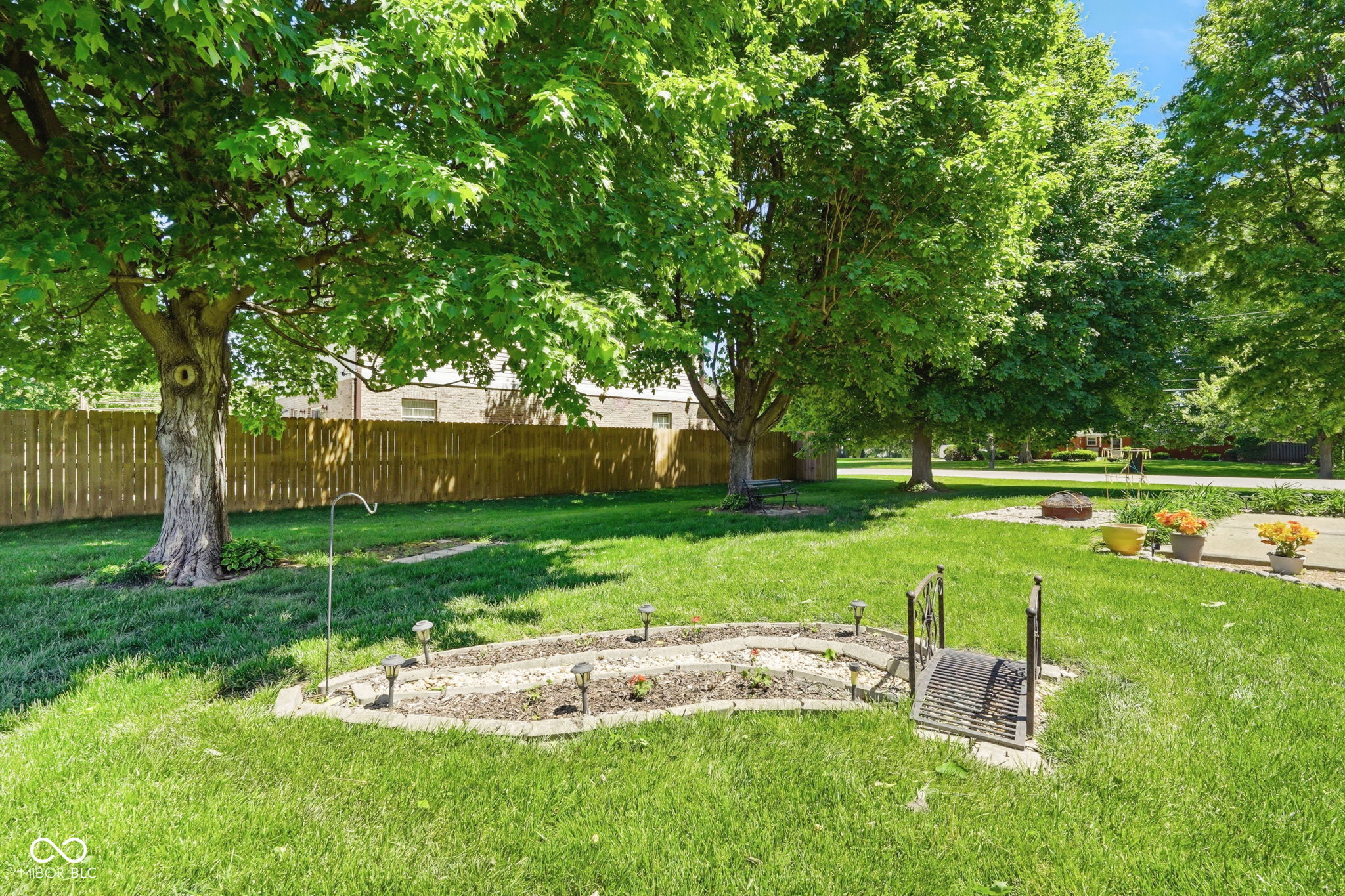 3712 Ivory Way