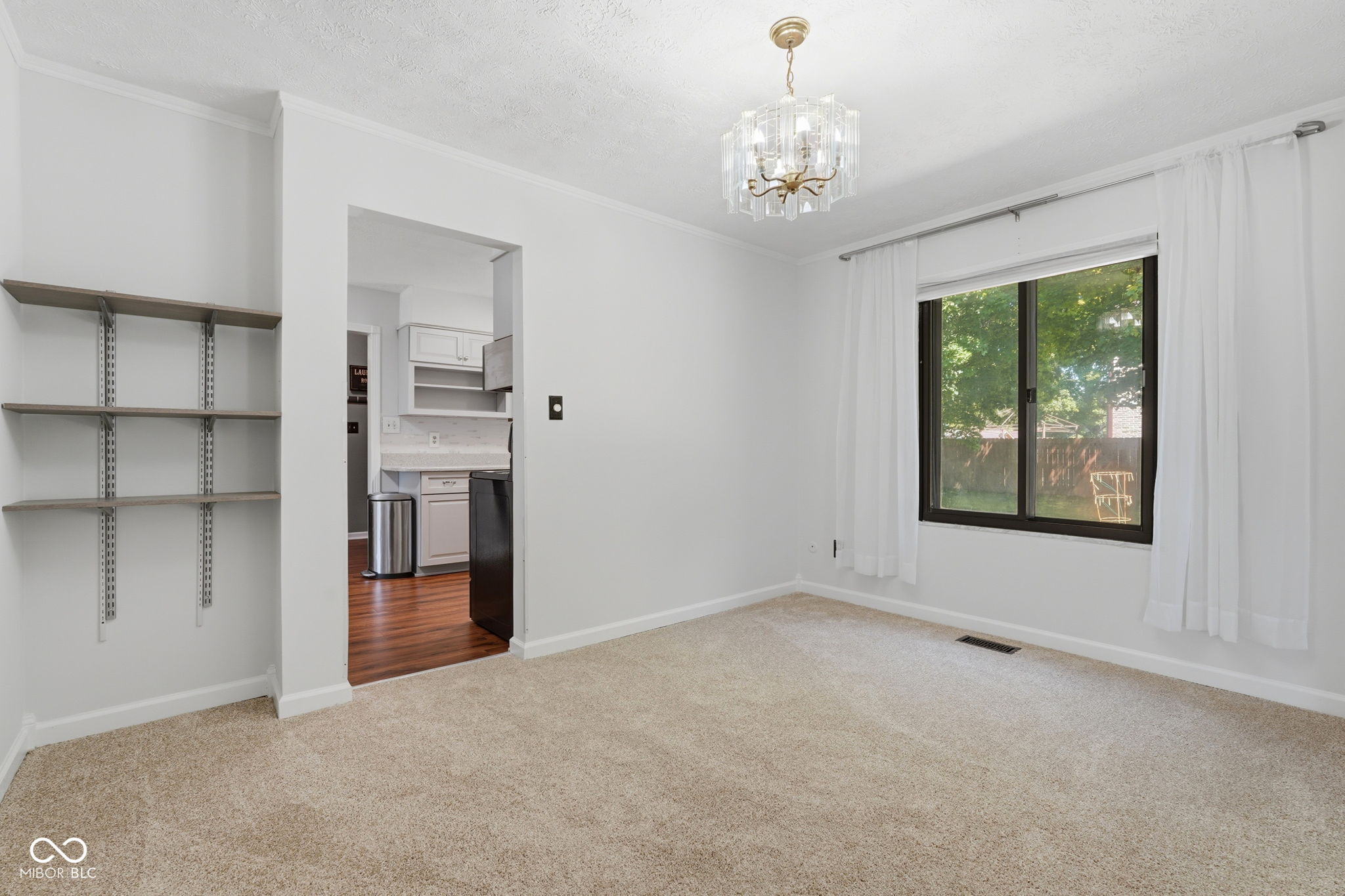 3712 Ivory Way
