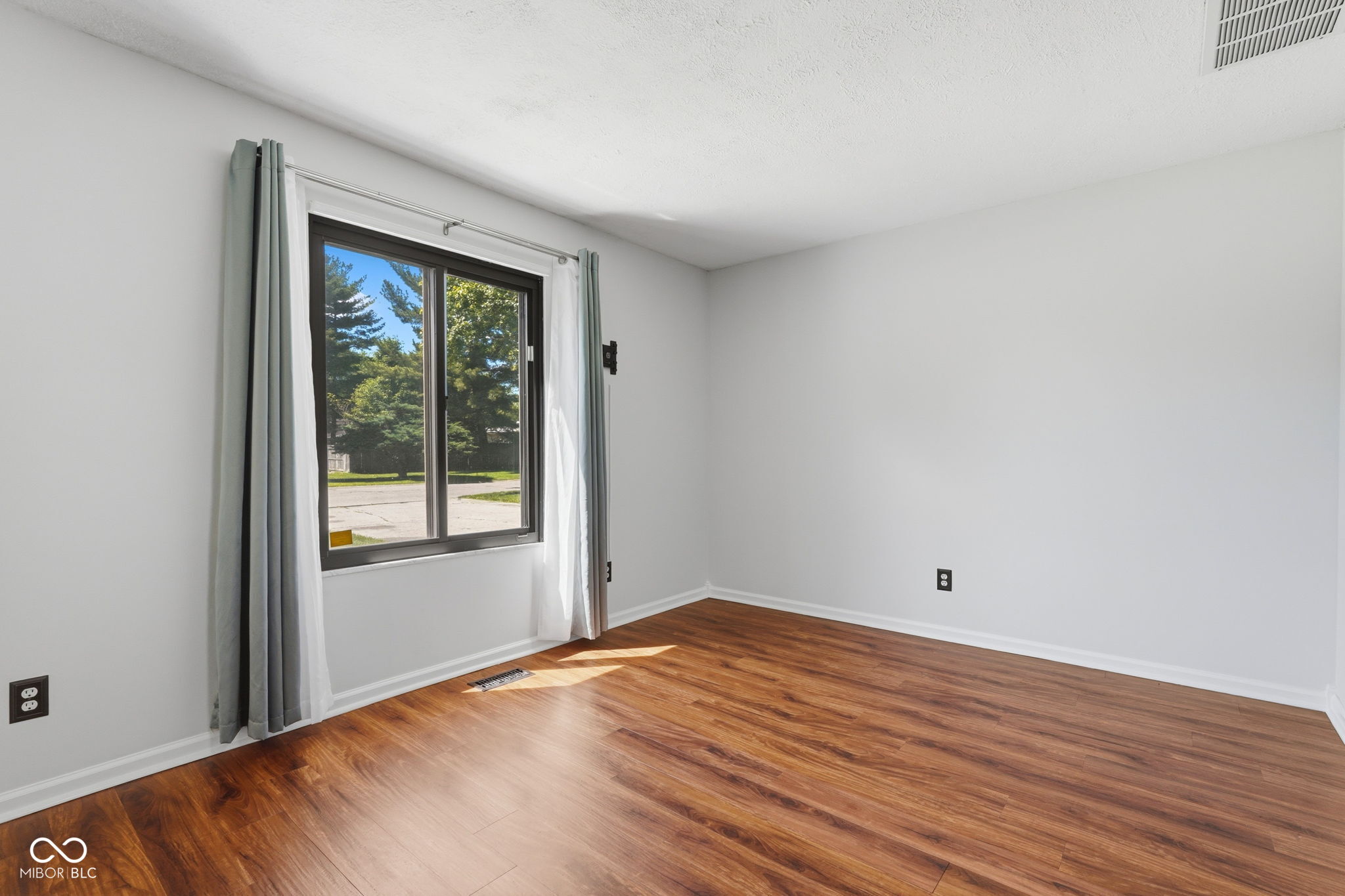 3712 Ivory Way