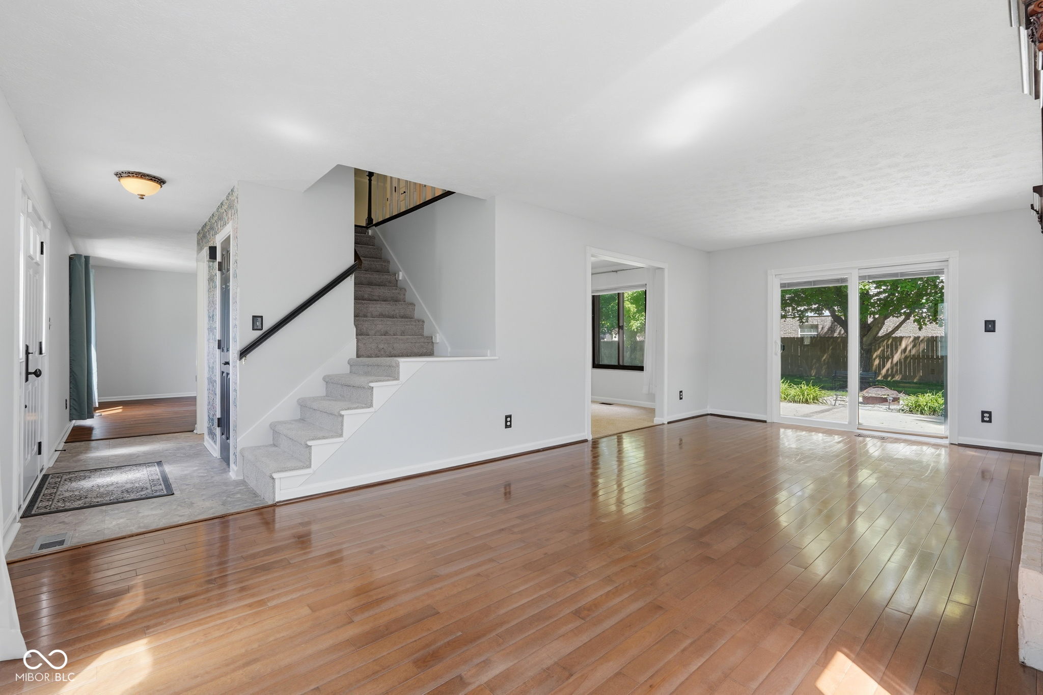 3712 Ivory Way