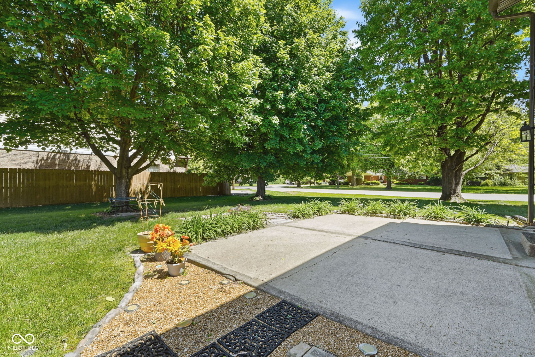 3712 Ivory Way
