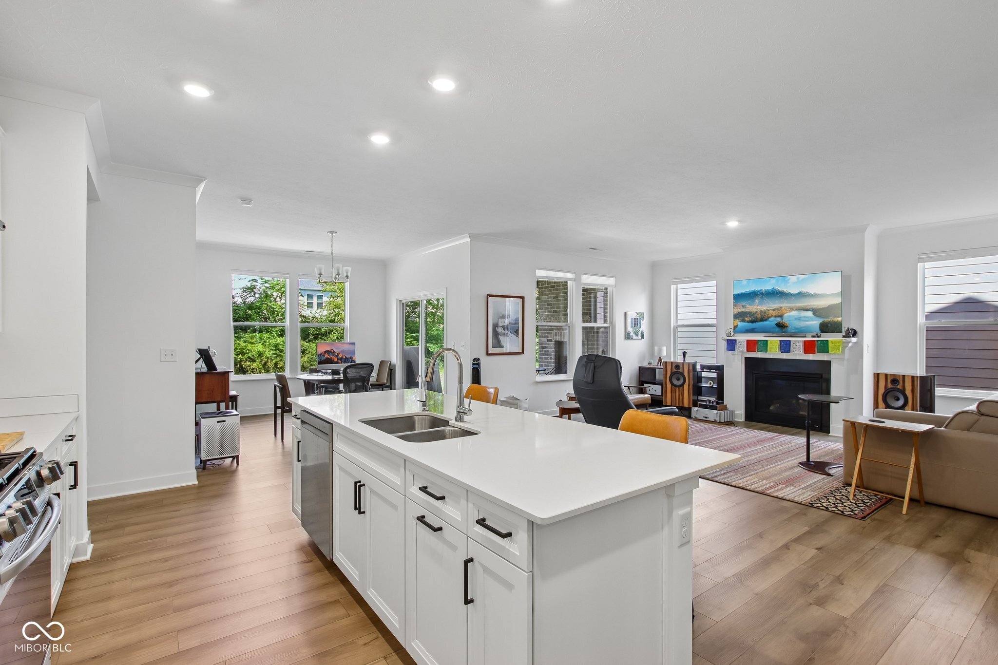 200 Derringer Avenue
