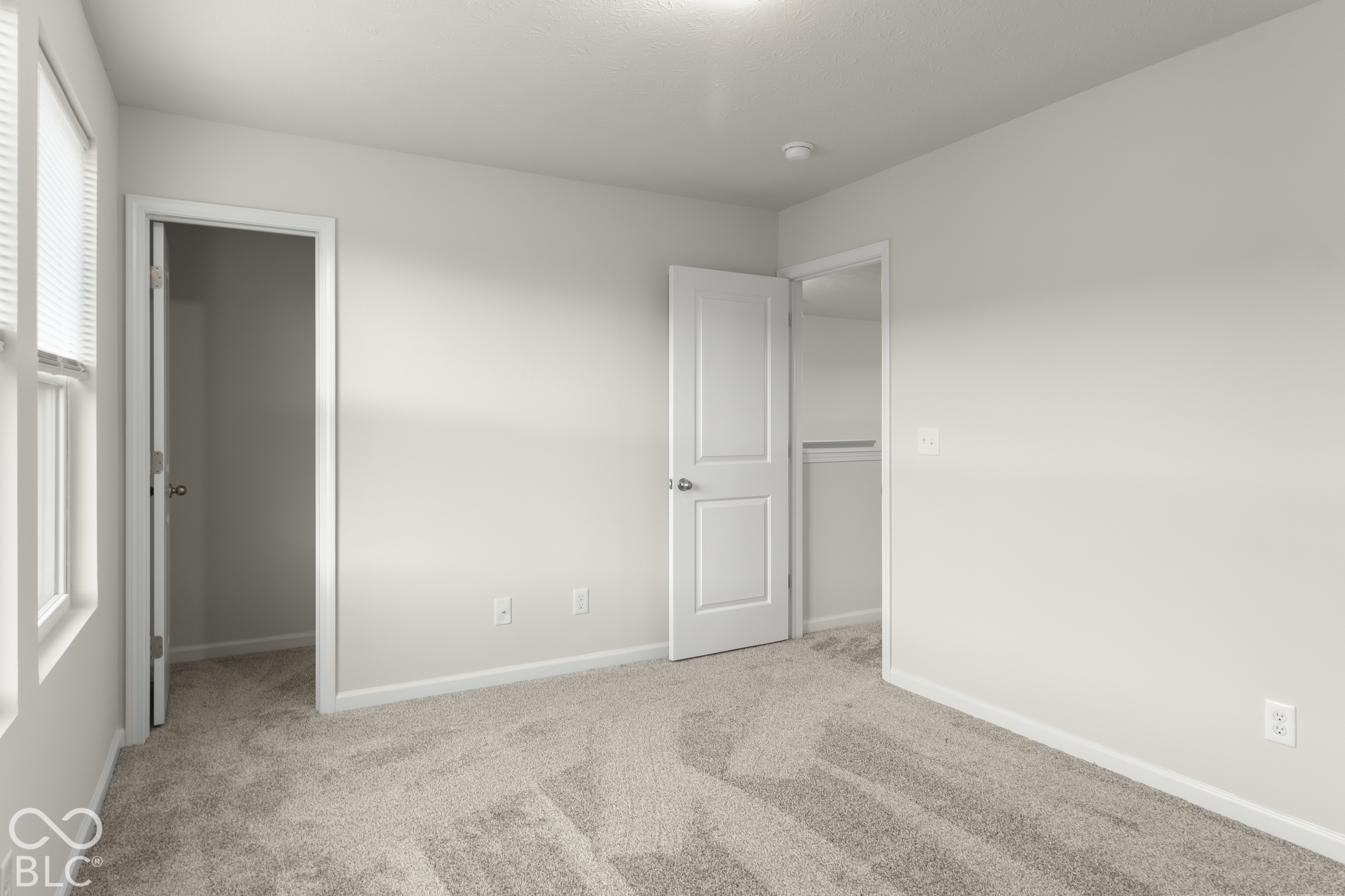 1514 E Holly