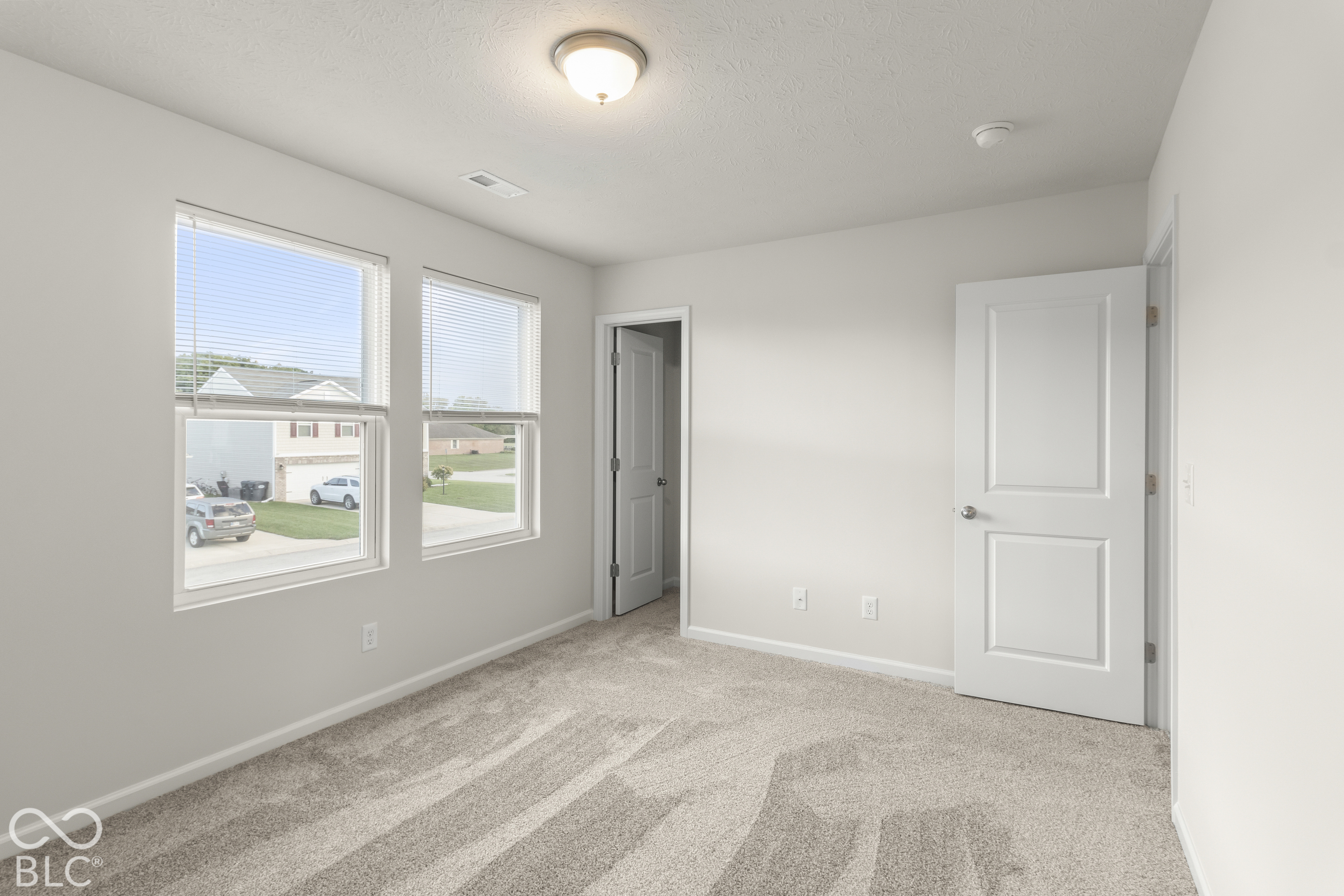 1514 E Holly
