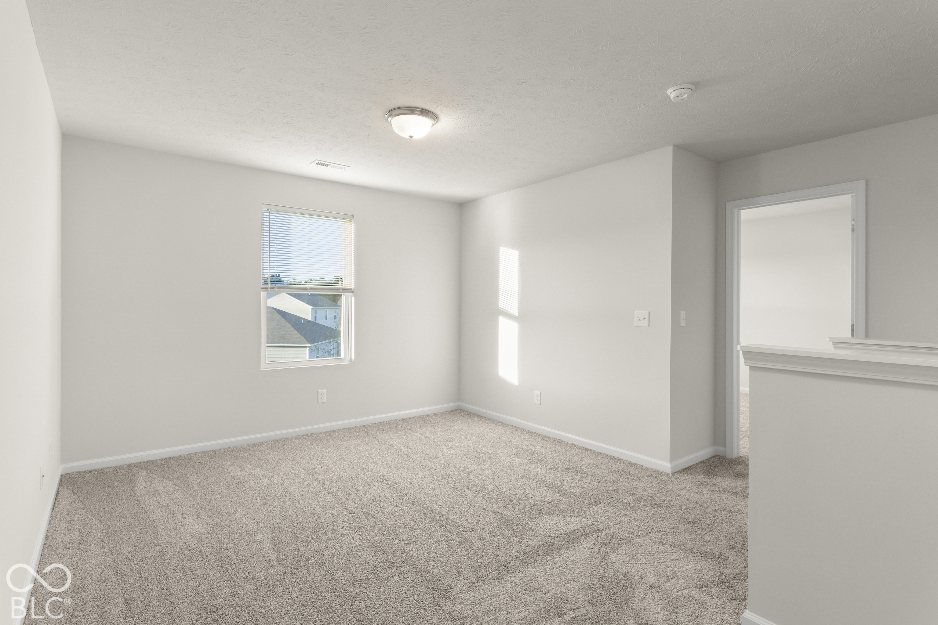 1514 E Holly