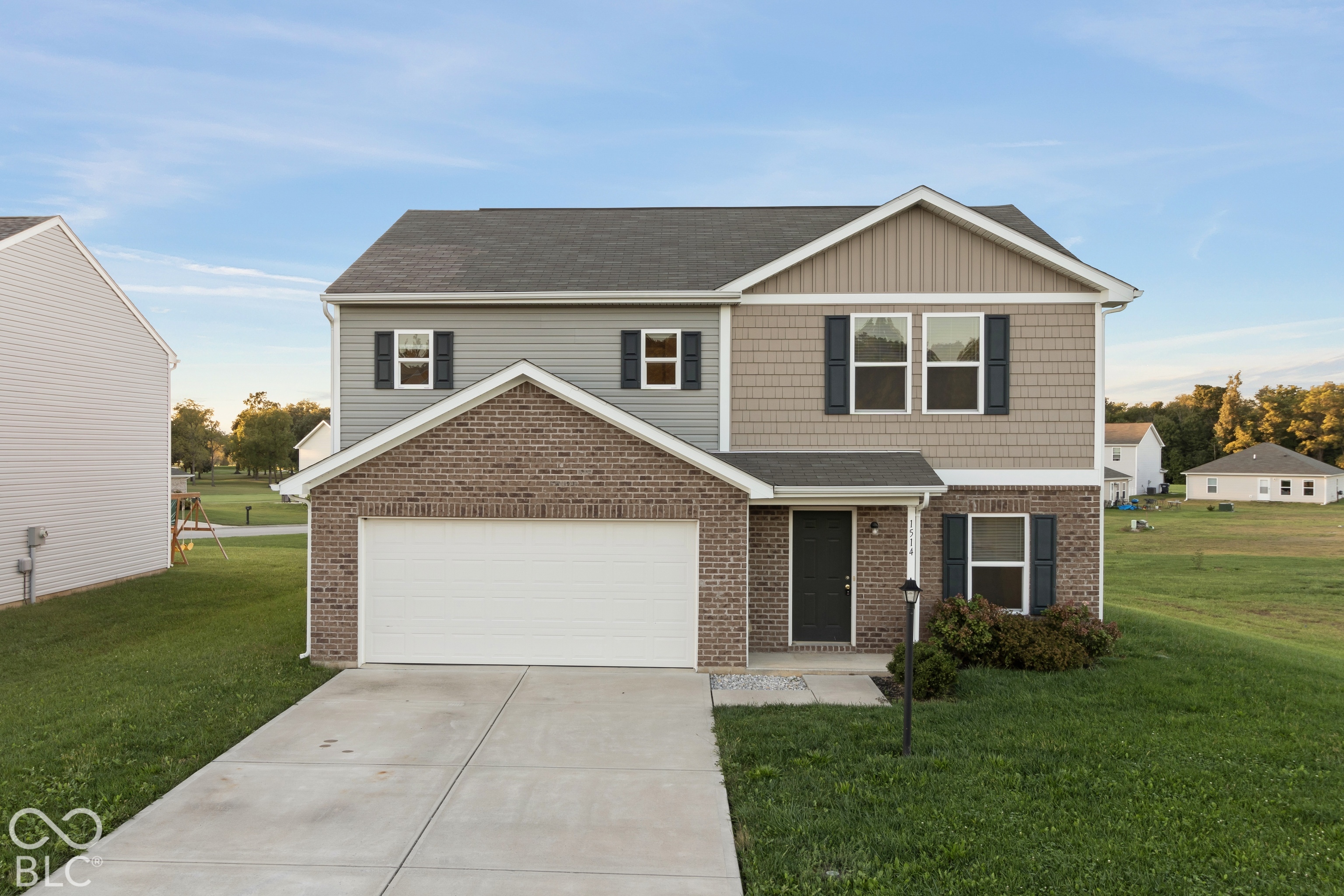 1514 E Holly