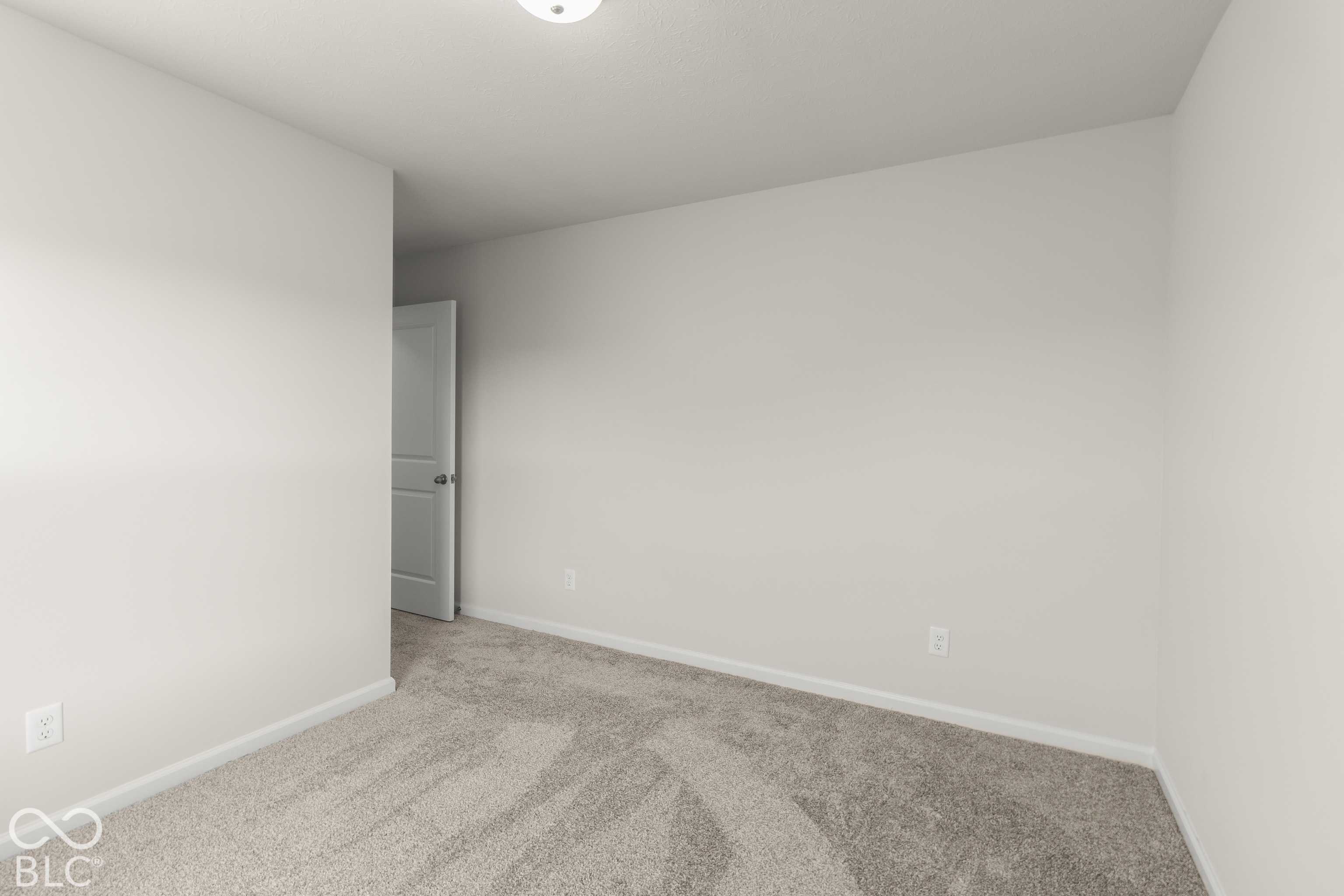 1514 E Holly