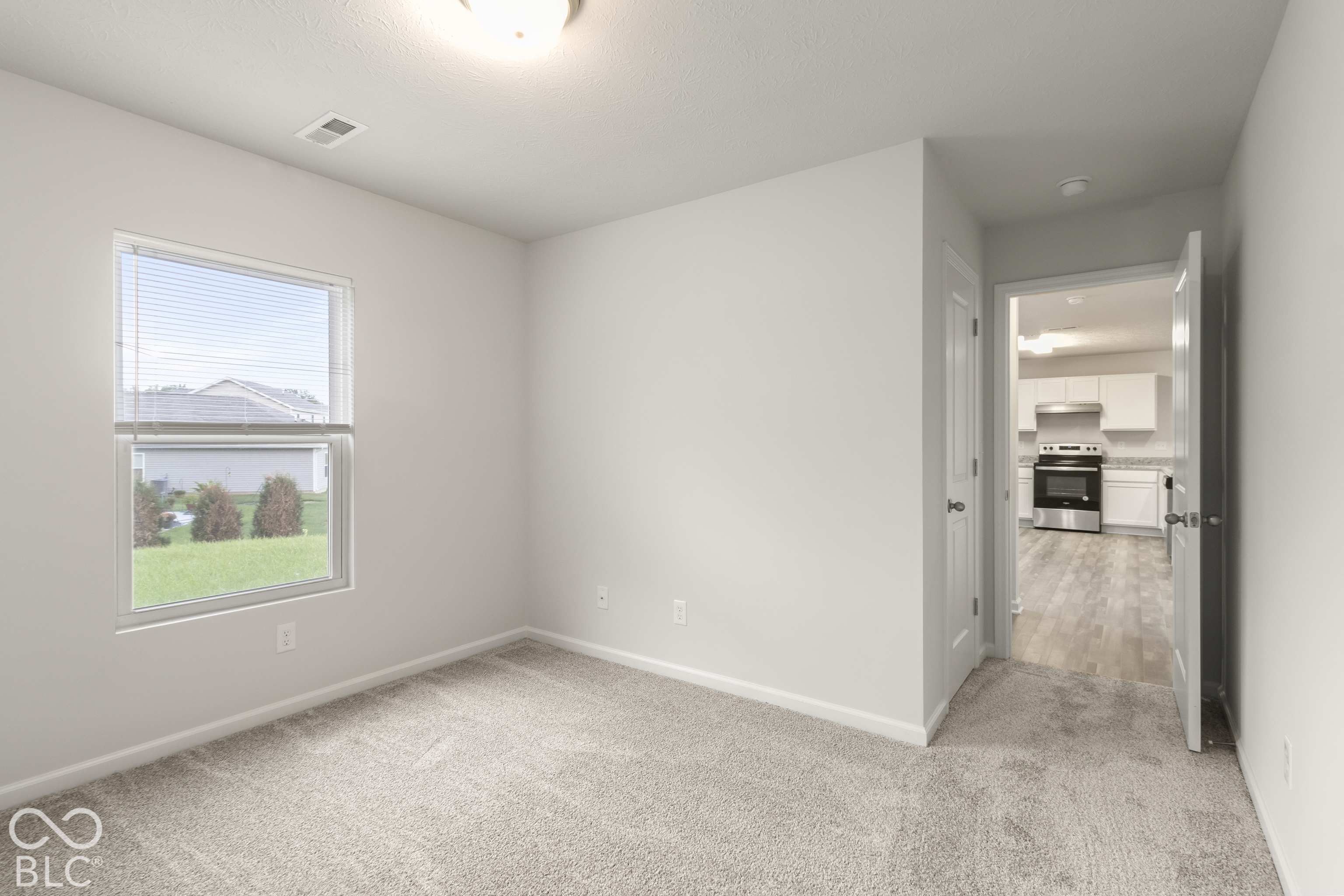 1514 E Holly